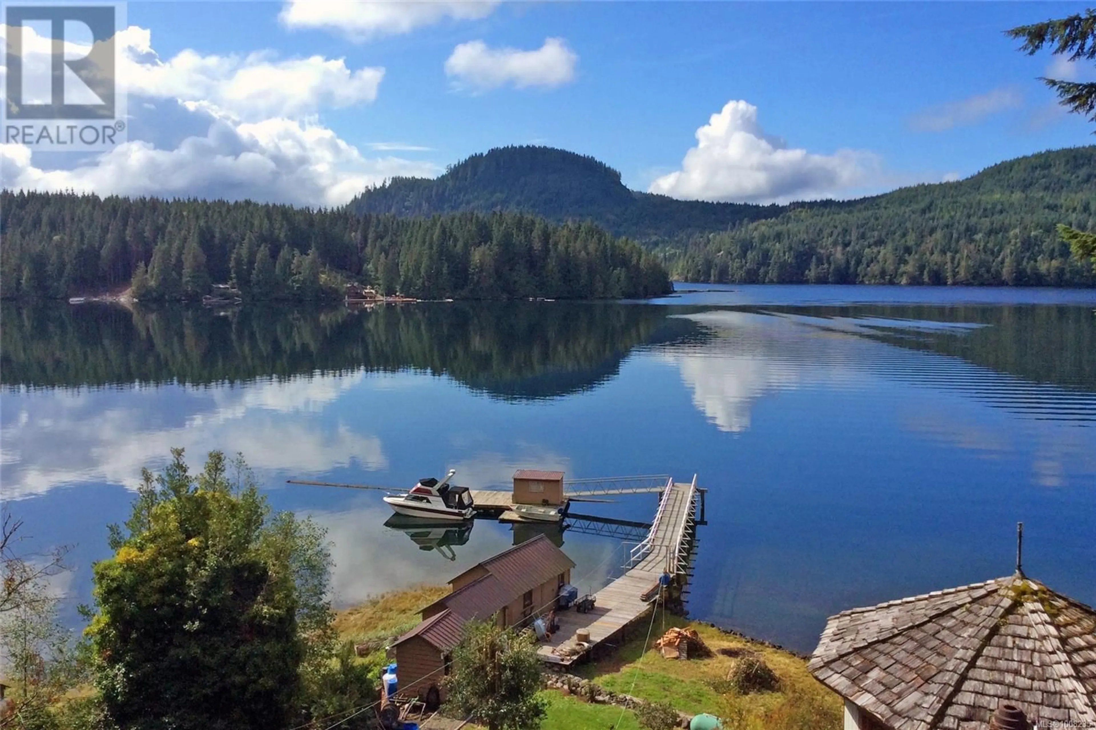 A pic from outside/outdoor area/front of a property/back of a property/a pic from drone, water/lake/river/ocean view for 1 SEEKAH LANDING, Port Alberni British Columbia V0R1B0