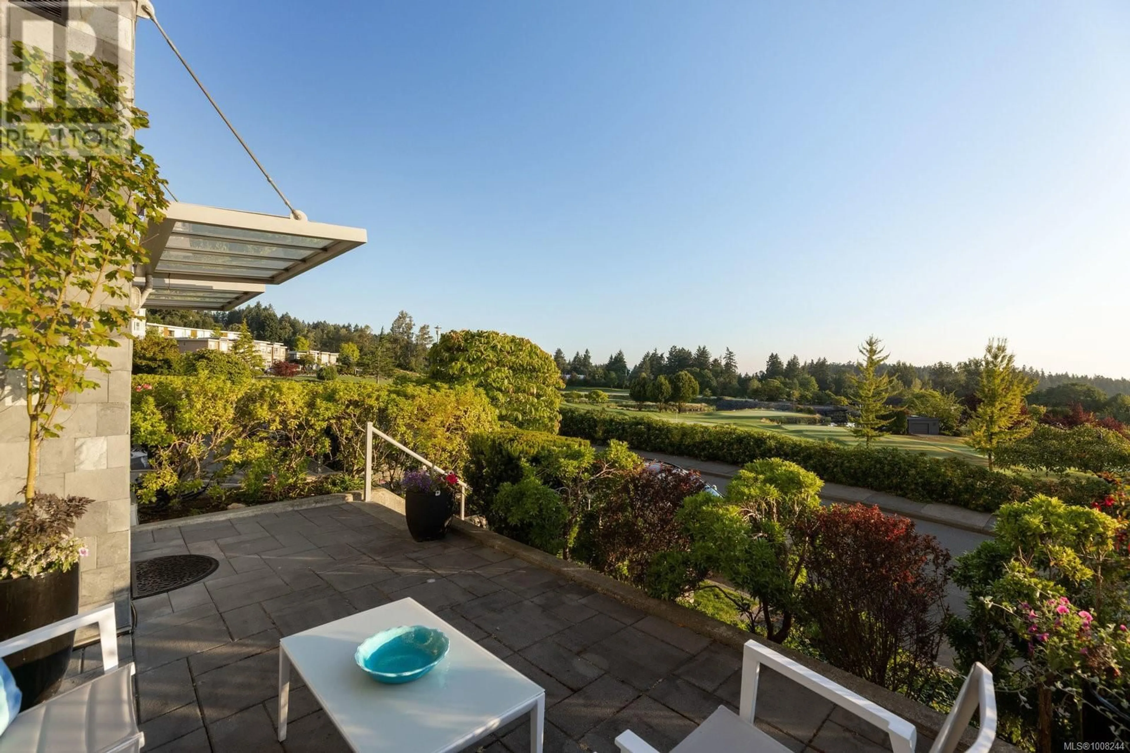 Patio, unknown for 5322 SAYWARD HILL CRESCENT, Saanich British Columbia V8Y3H8