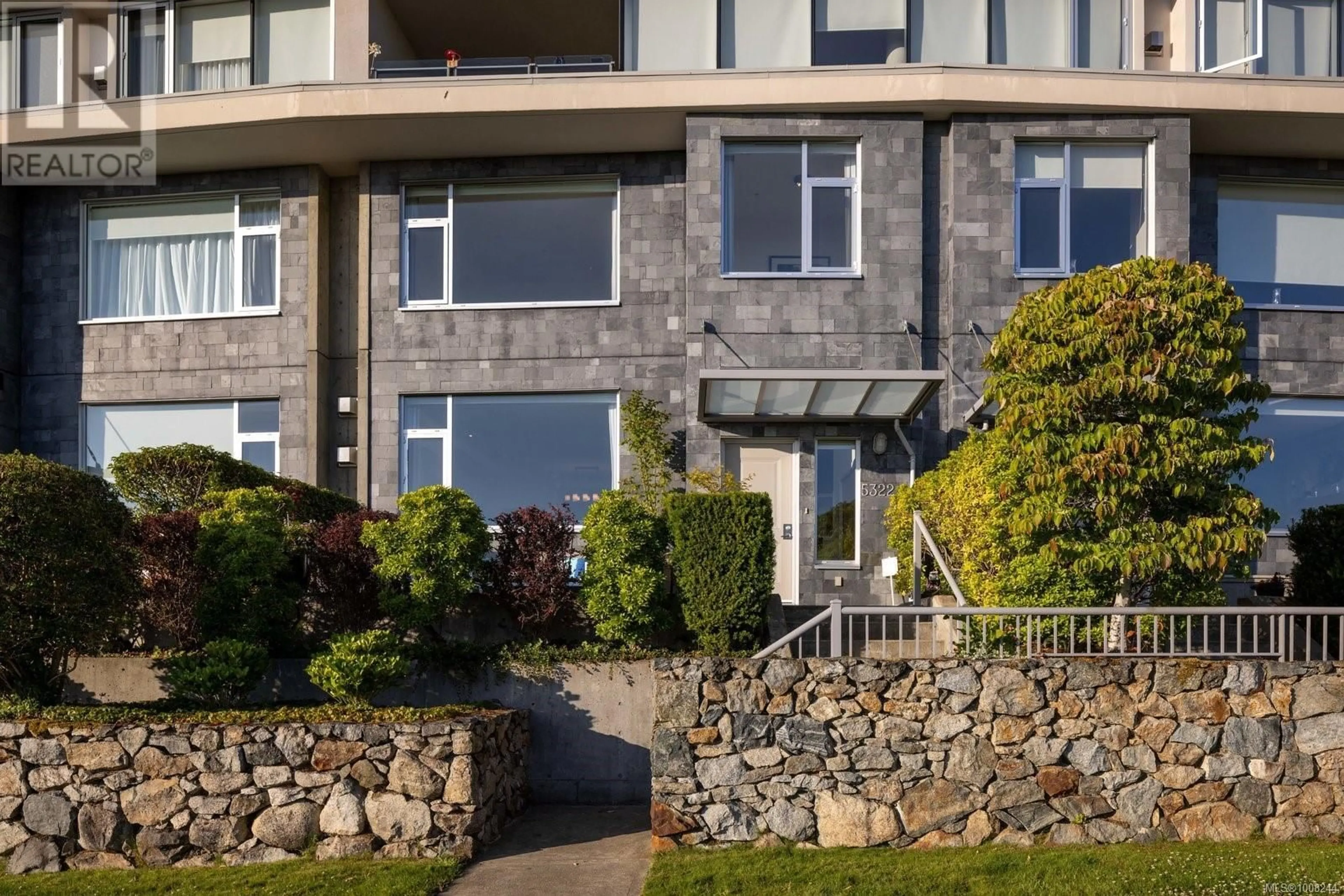 Unknown for 5322 SAYWARD HILL CRESCENT, Saanich British Columbia V8Y3H8