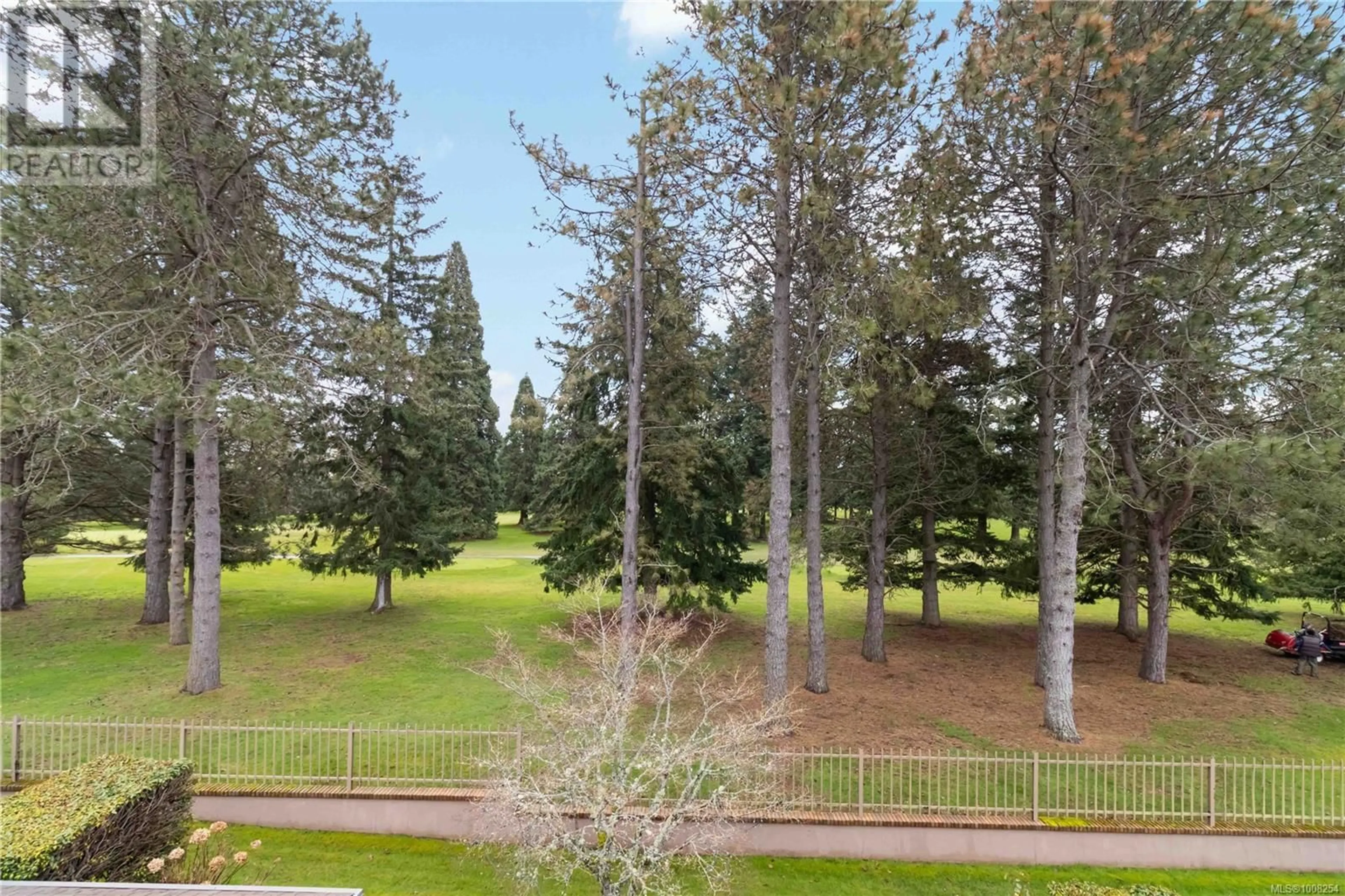 Patio, forest/trees view for 103 - 2345 CEDAR HILL CROSS ROAD, Oak Bay British Columbia V8P5M8