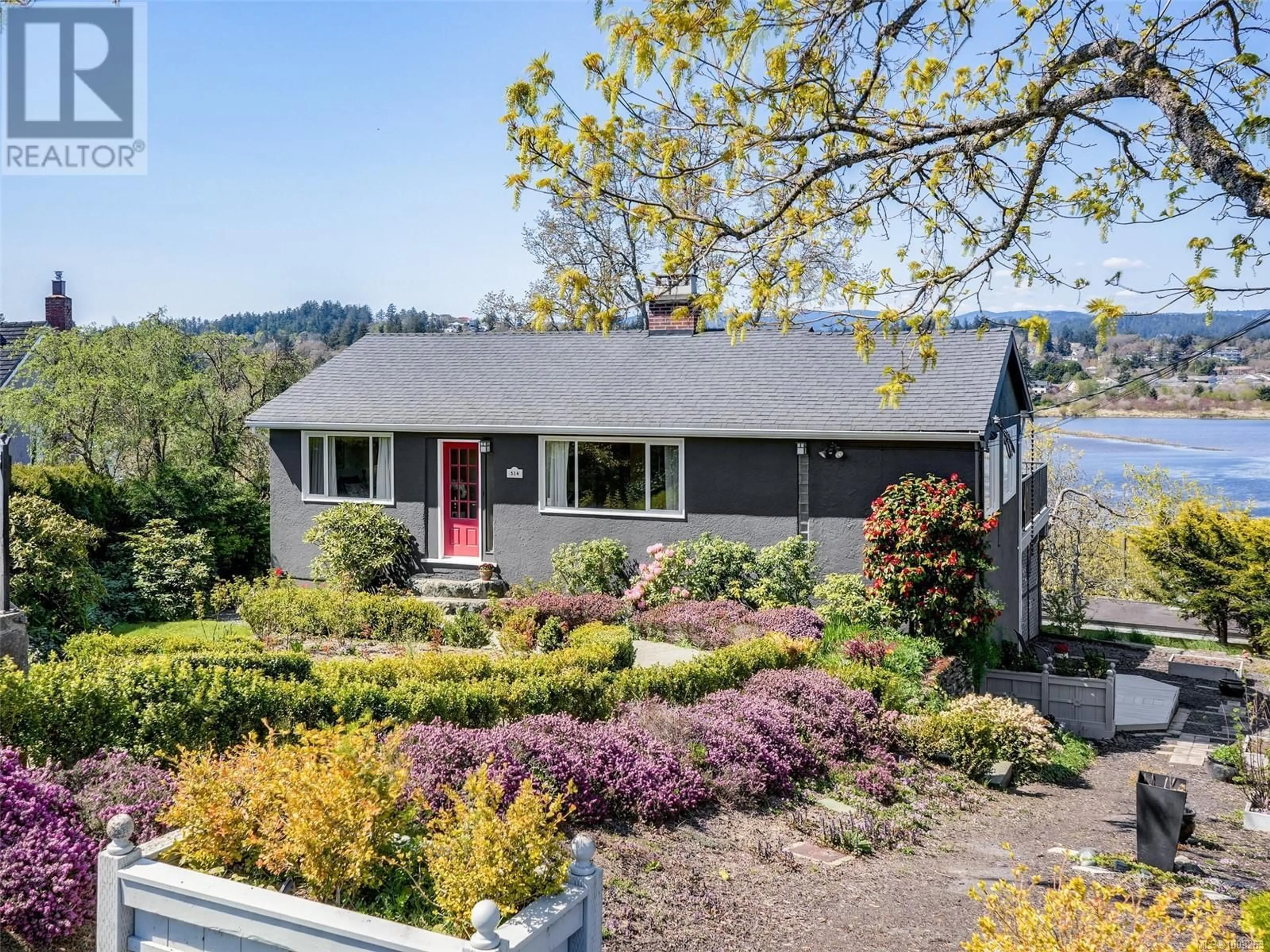 Home with vinyl exterior material, unknown for 514 BROADWAY STREET, Saanich British Columbia V8Z2E8