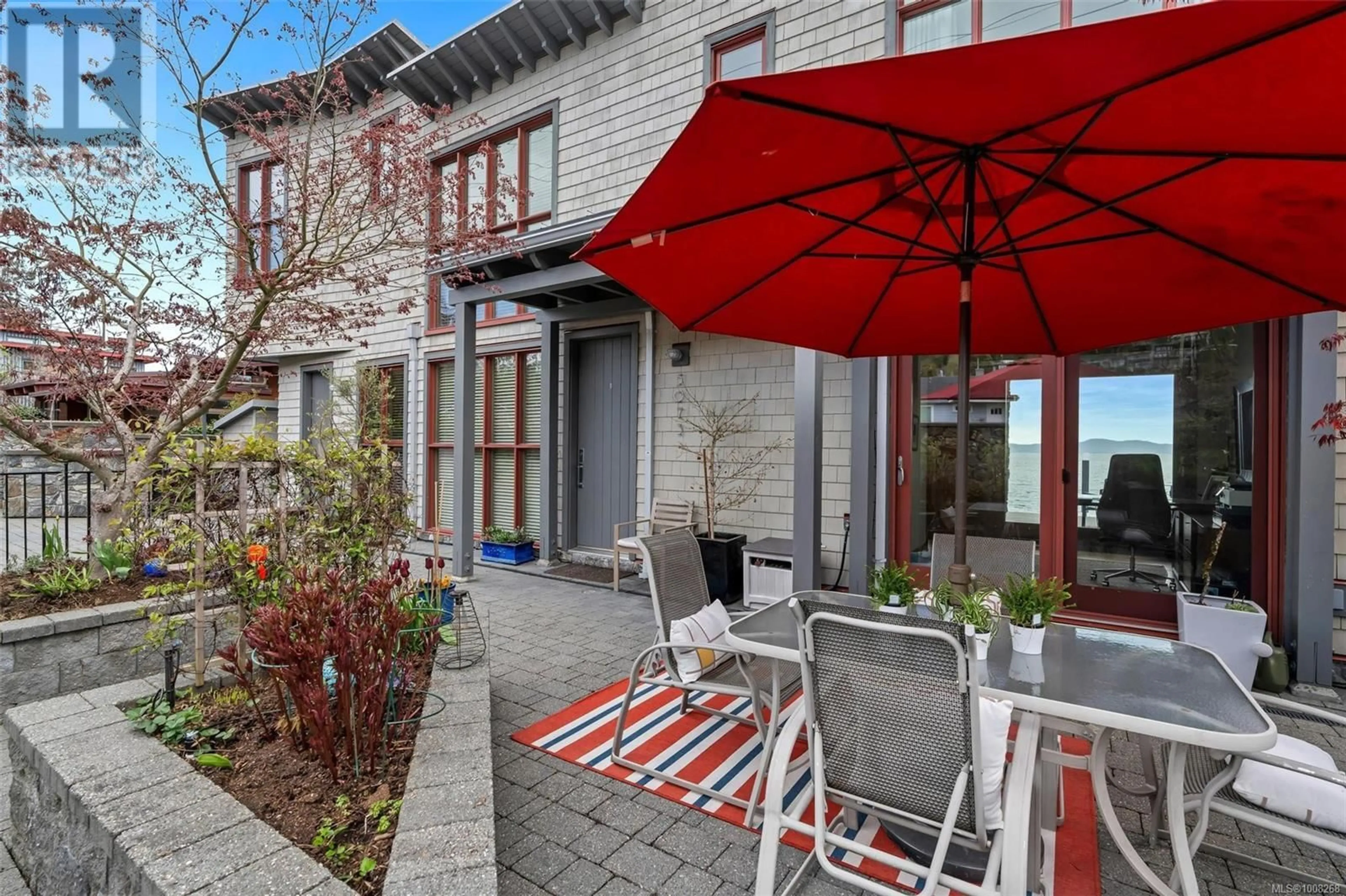 Patio, street for 5073 CORDOVA BAY ROAD, Saanich British Columbia V8Y2K1