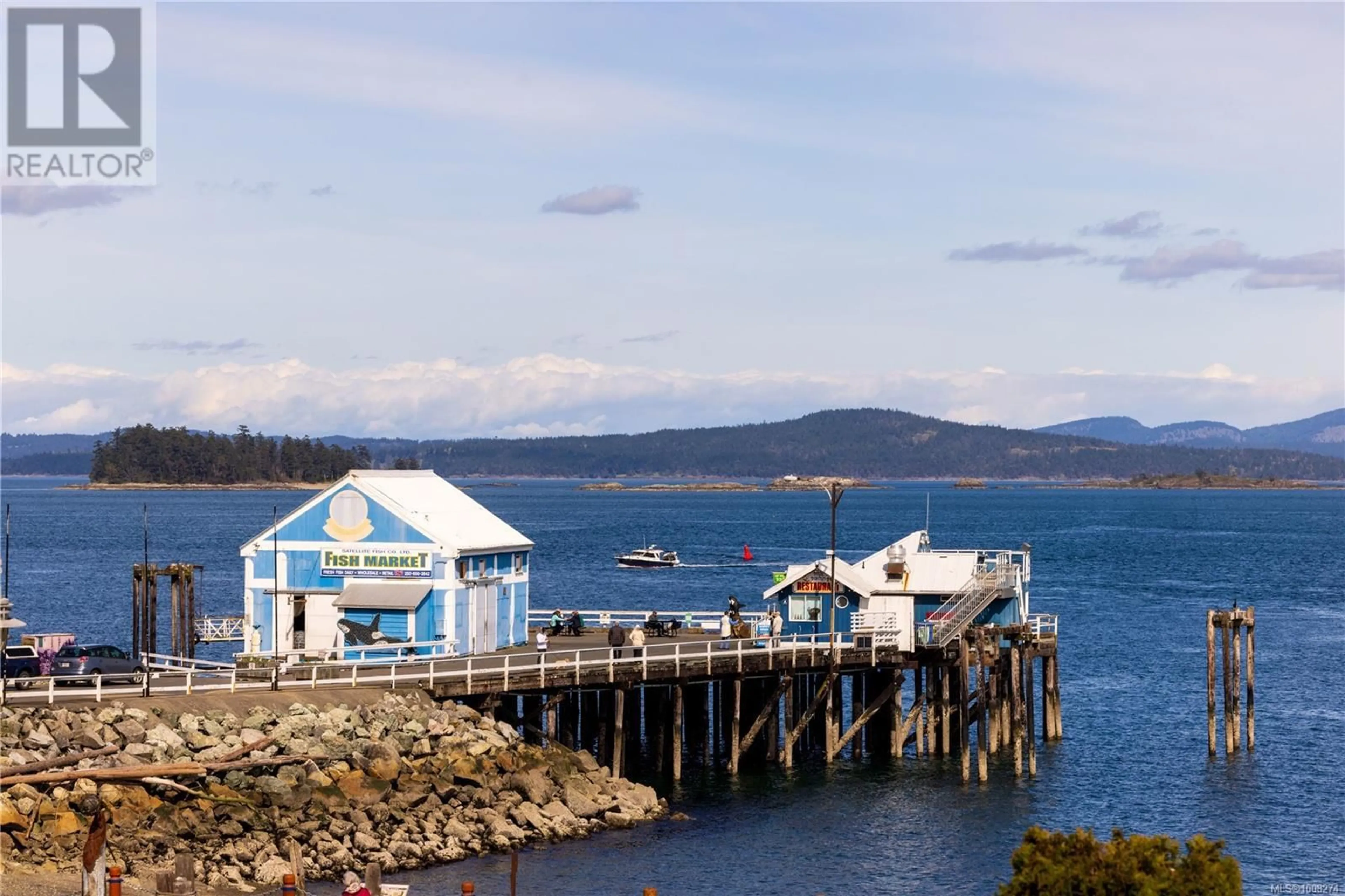 Unknown for 201 - 9809 SEAPORT PLACE, Sidney British Columbia V8L4X3