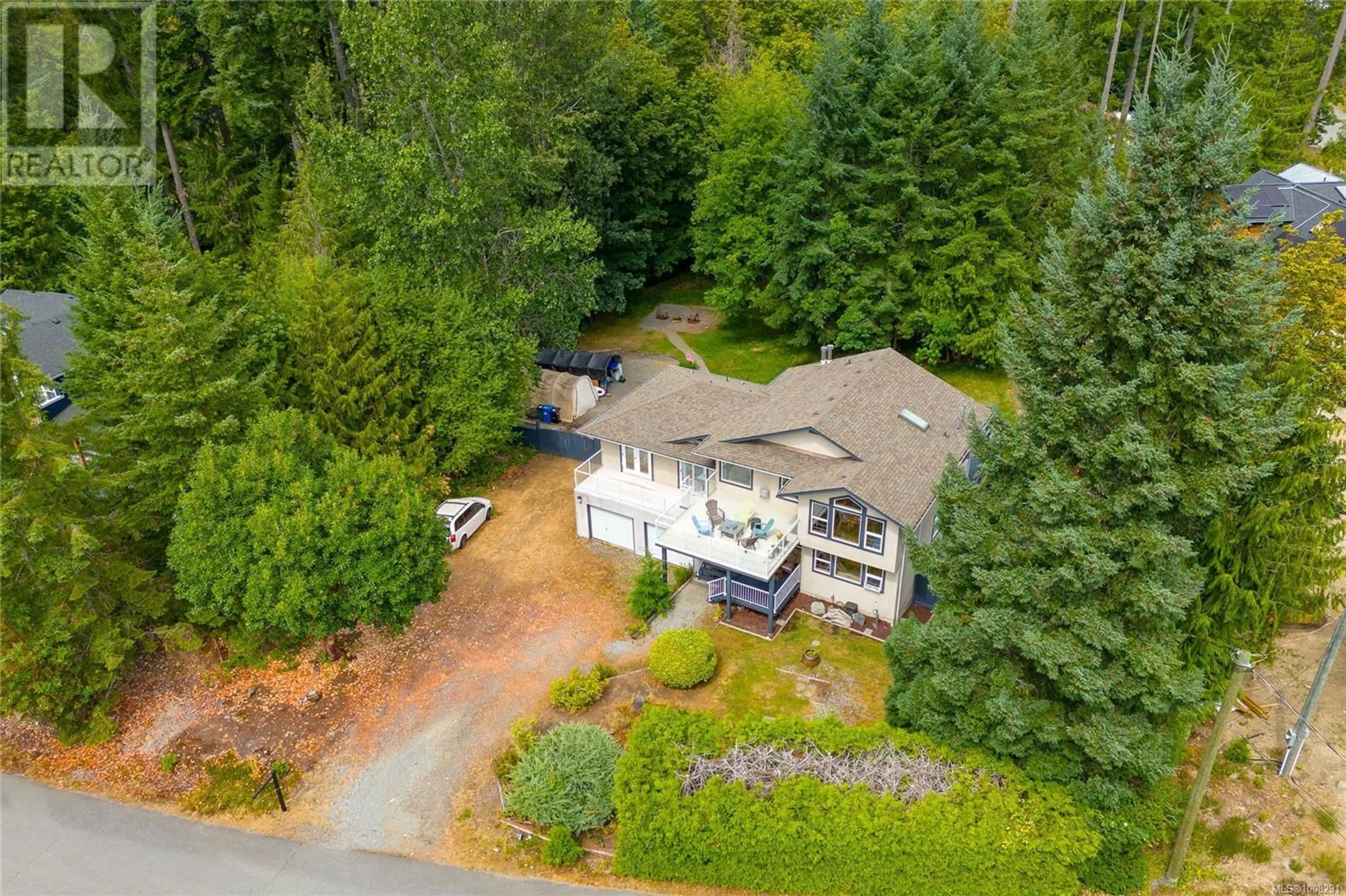 A pic from outside/outdoor area/front of a property/back of a property/a pic from drone, unknown for 9801 MIRACLE WAY, Youbou British Columbia V0R3E1