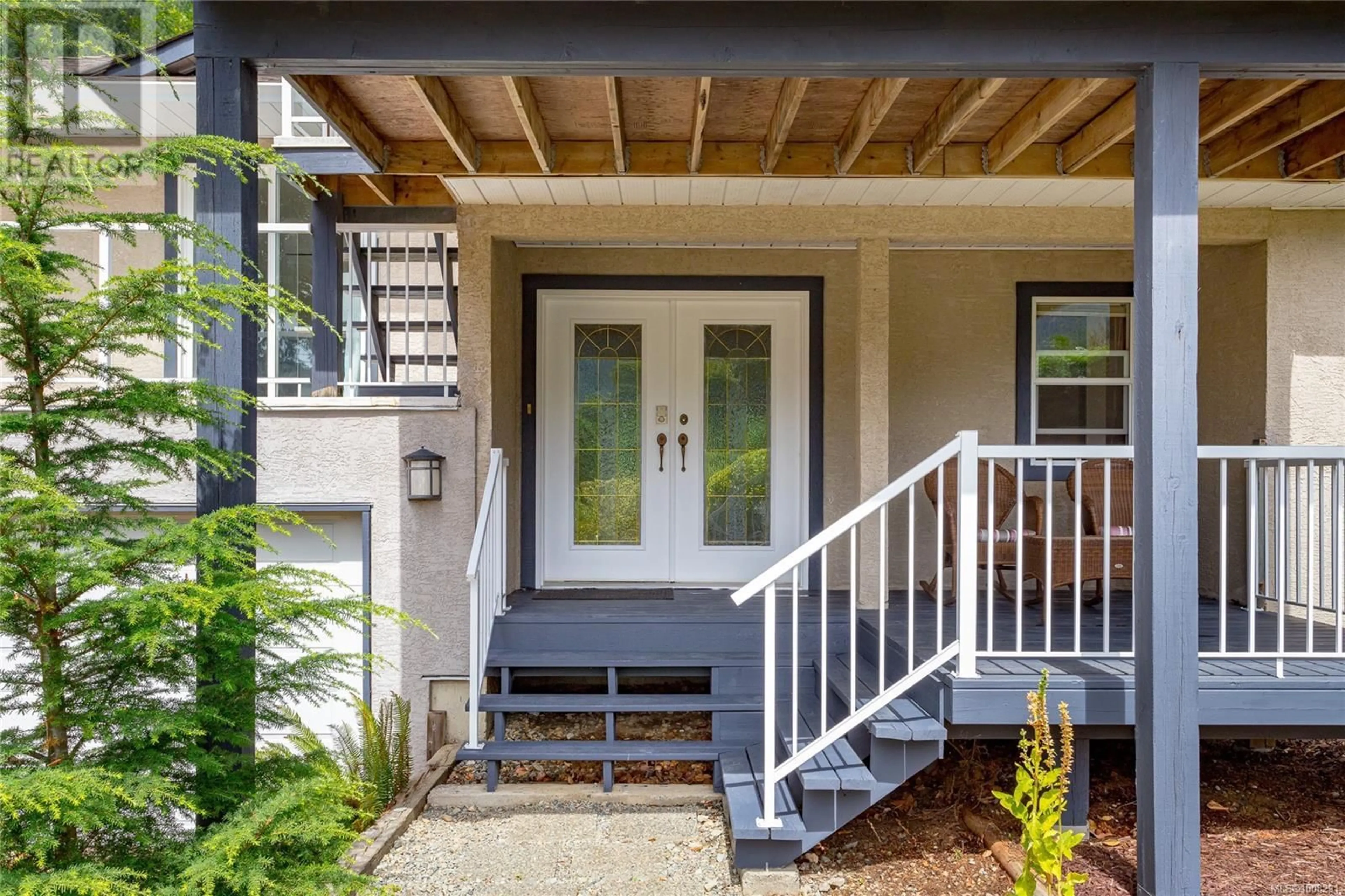 Indoor entryway for 9801 MIRACLE WAY, Youbou British Columbia V0R3E1