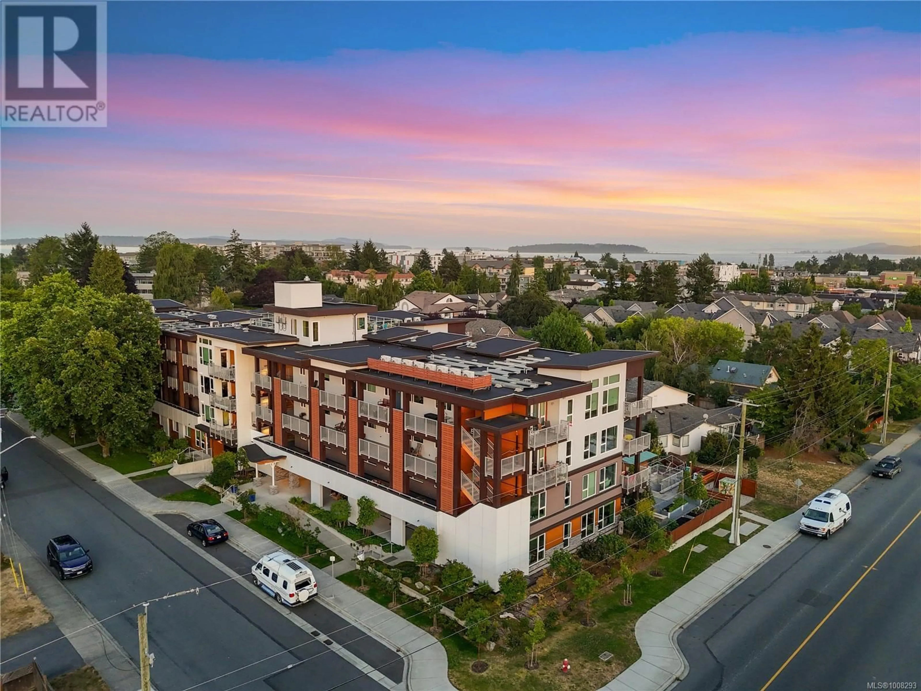 A pic from outside/outdoor area/front of a property/back of a property/a pic from drone, unknown for 301 - 2319 BRETHOUR AVENUE, Sidney British Columbia V8L2A4