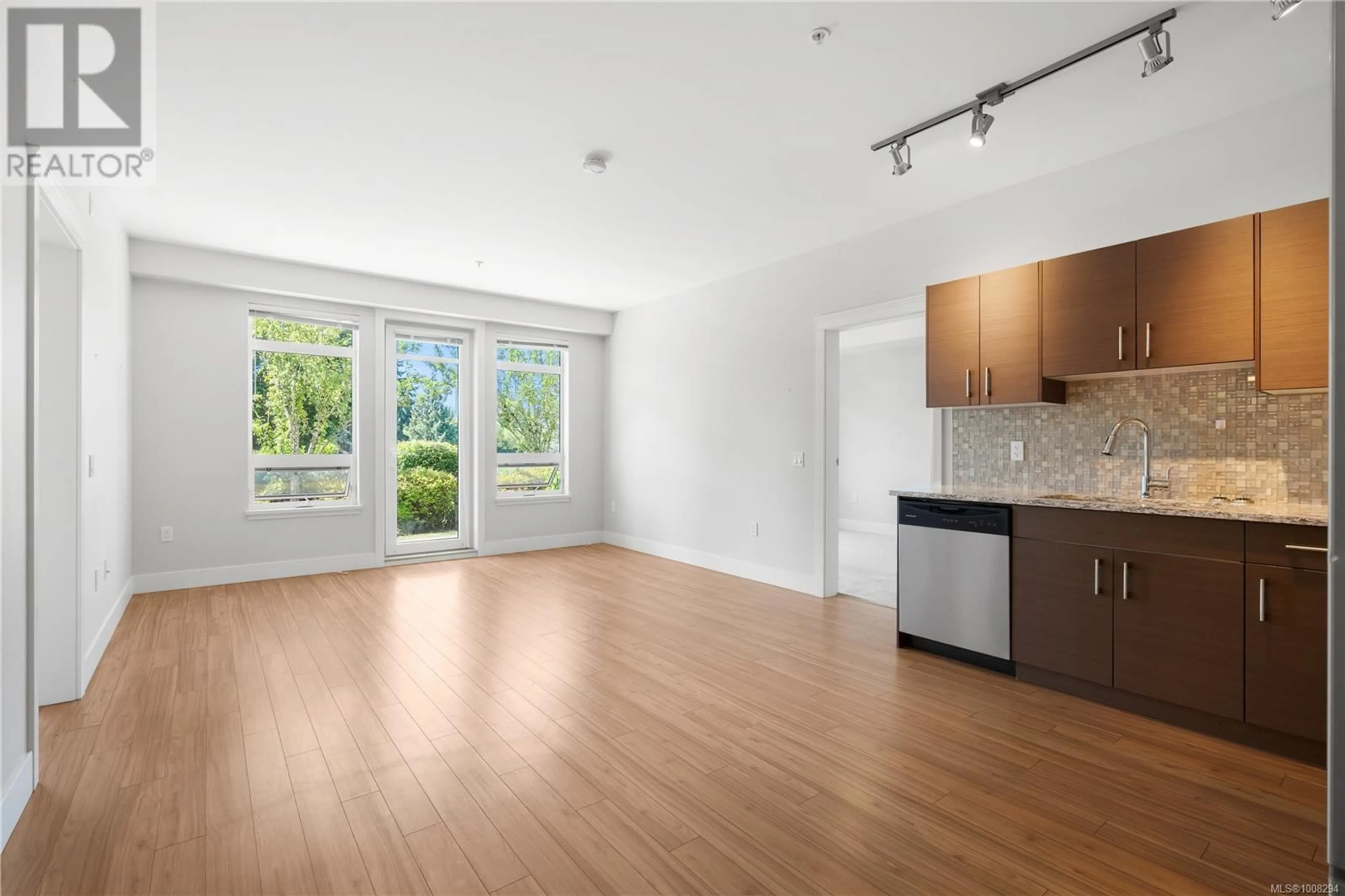 A pic of a room for 106 - 935 CLOVERDALE AVENUE, Saanich British Columbia V8X2T4