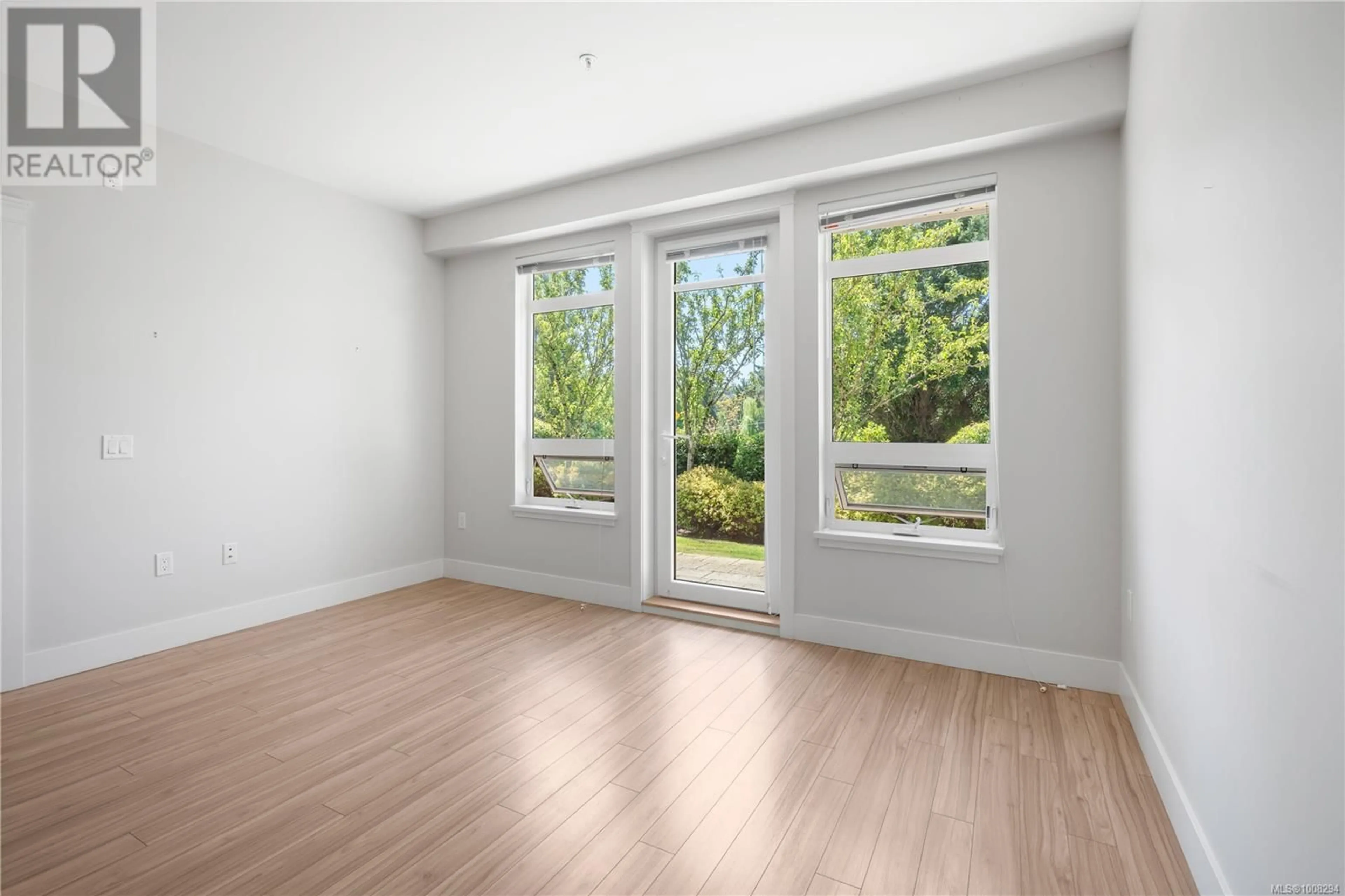 A pic of a room for 106 - 935 CLOVERDALE AVENUE, Saanich British Columbia V8X2T4