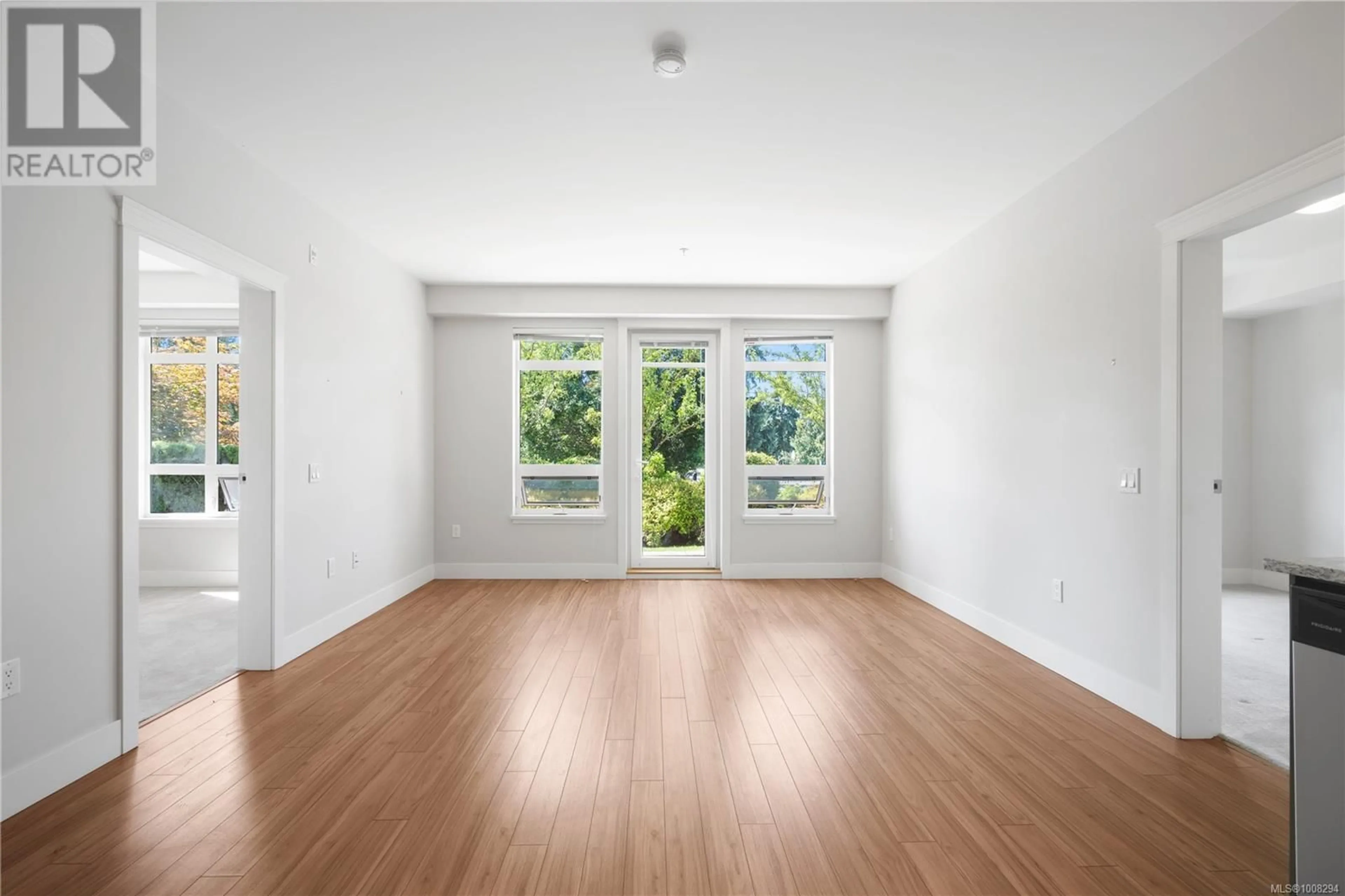 A pic of a room for 106 - 935 CLOVERDALE AVENUE, Saanich British Columbia V8X2T4