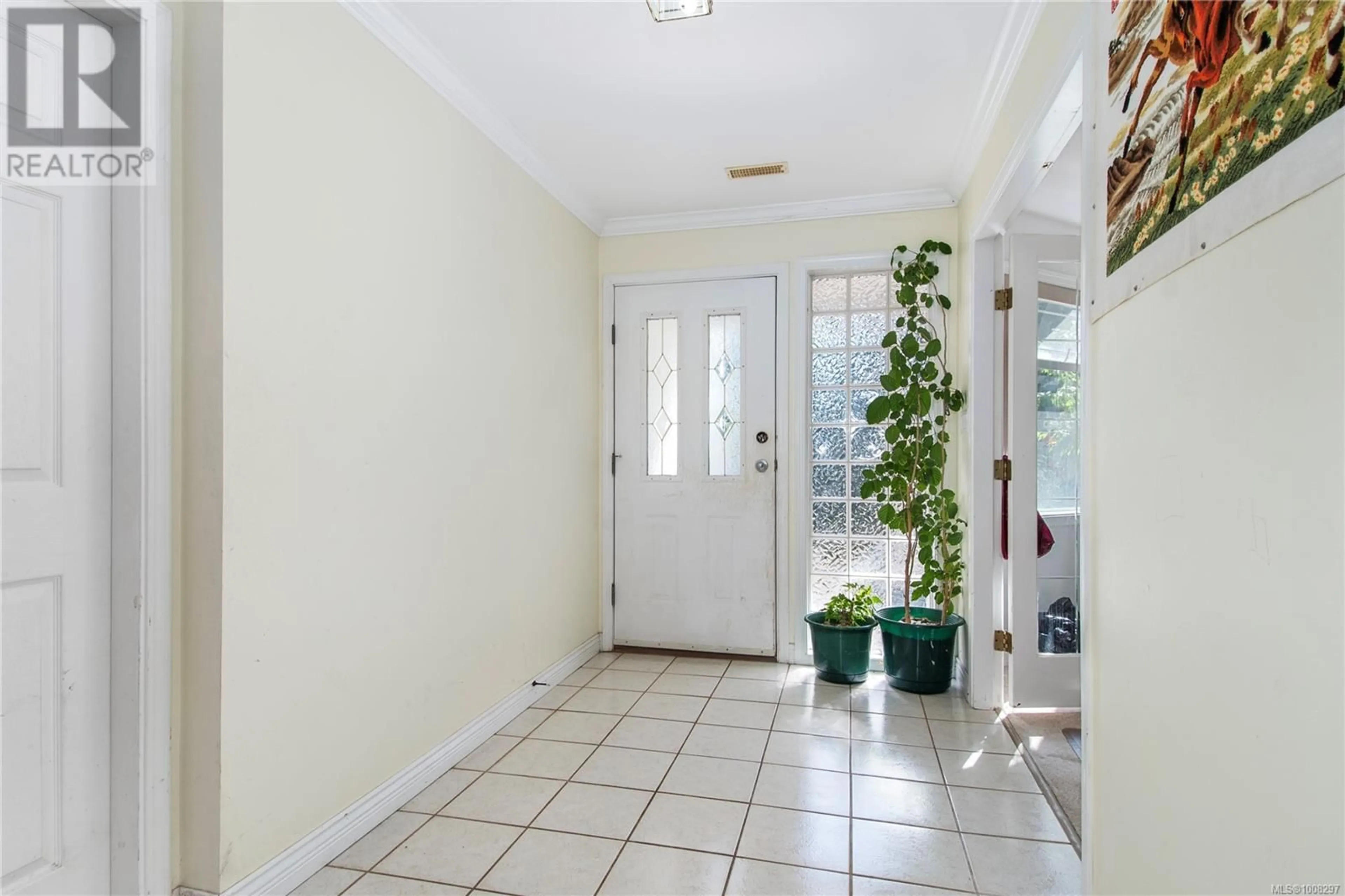 Indoor entryway for 1086 RUBY ROAD, Campbell River British Columbia V9W1M8