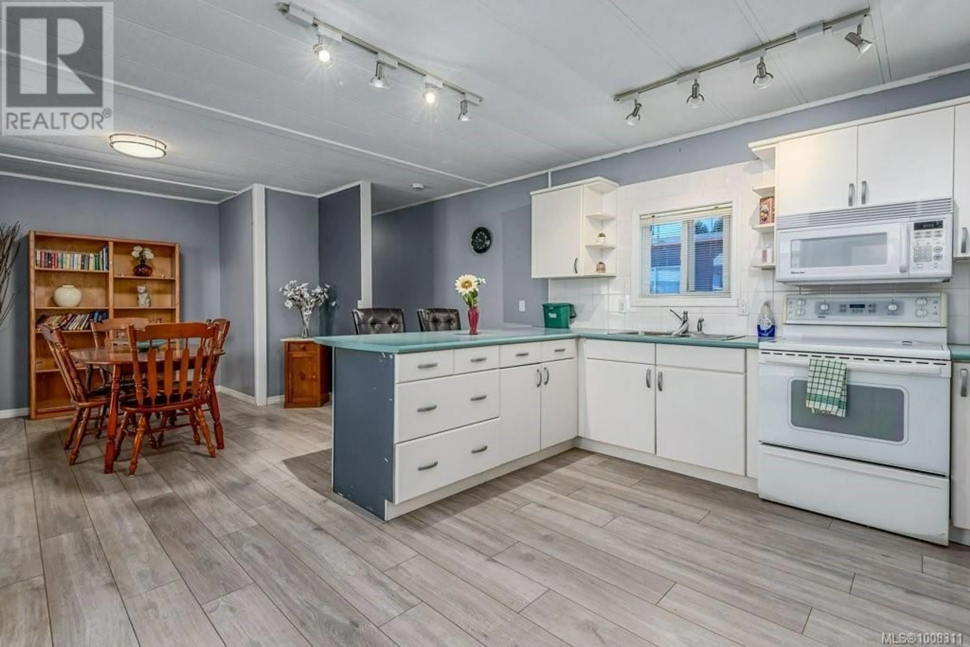 Open concept kitchen, unknown for 2340 6TH STREET EAST, Courtenay British Columbia V9N7R9