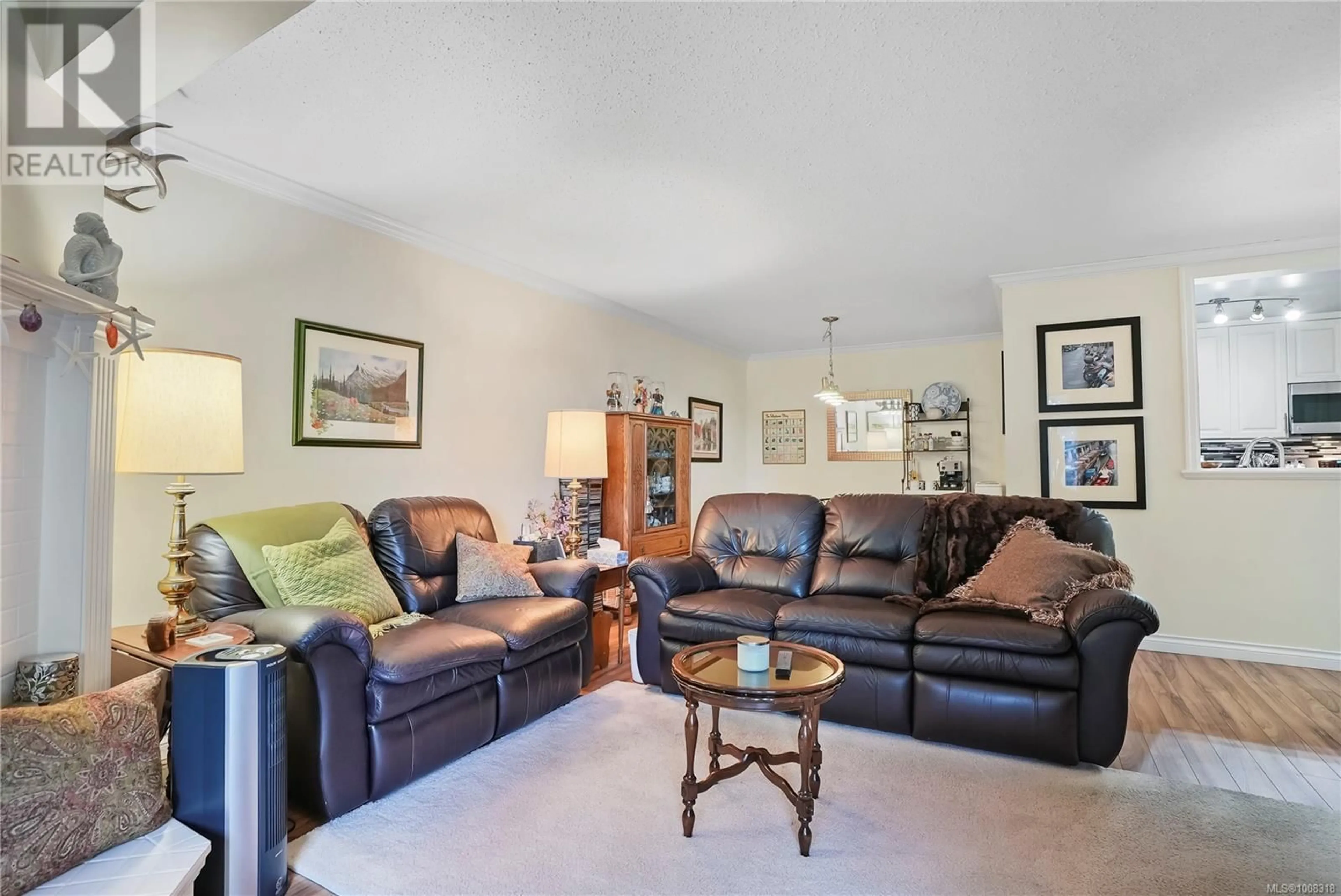 Living room with furniture, unknown for 403 - 9900 FIFTH STREET, Sidney British Columbia V8L2X3