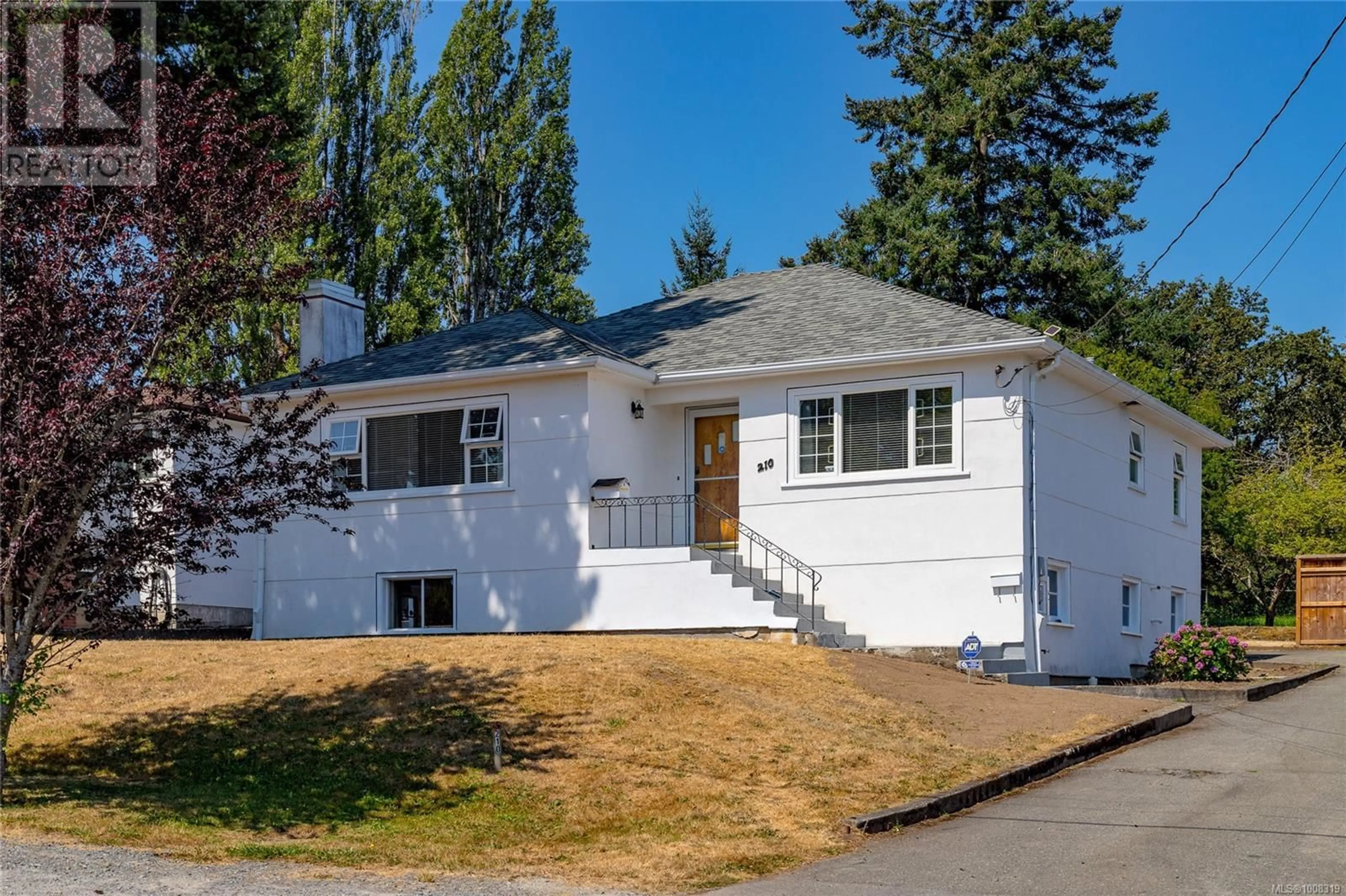 Home with vinyl exterior material, street for 210 SUZANNE PLACE, View Royal British Columbia V9B1P1