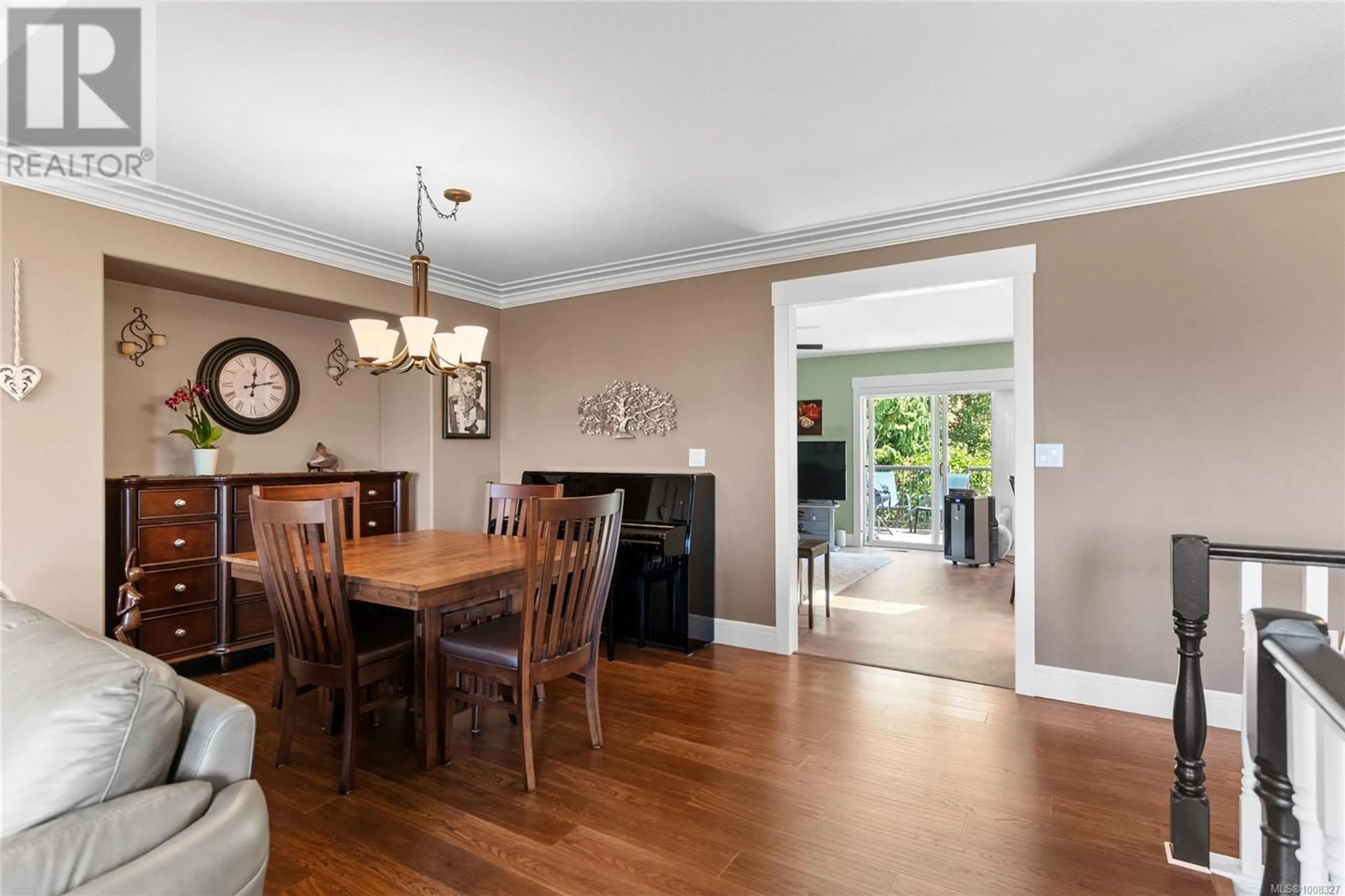 Dining room, wood/laminate floor for 5118 BROADMOOR PLACE, Nanaimo British Columbia V9T6N5
