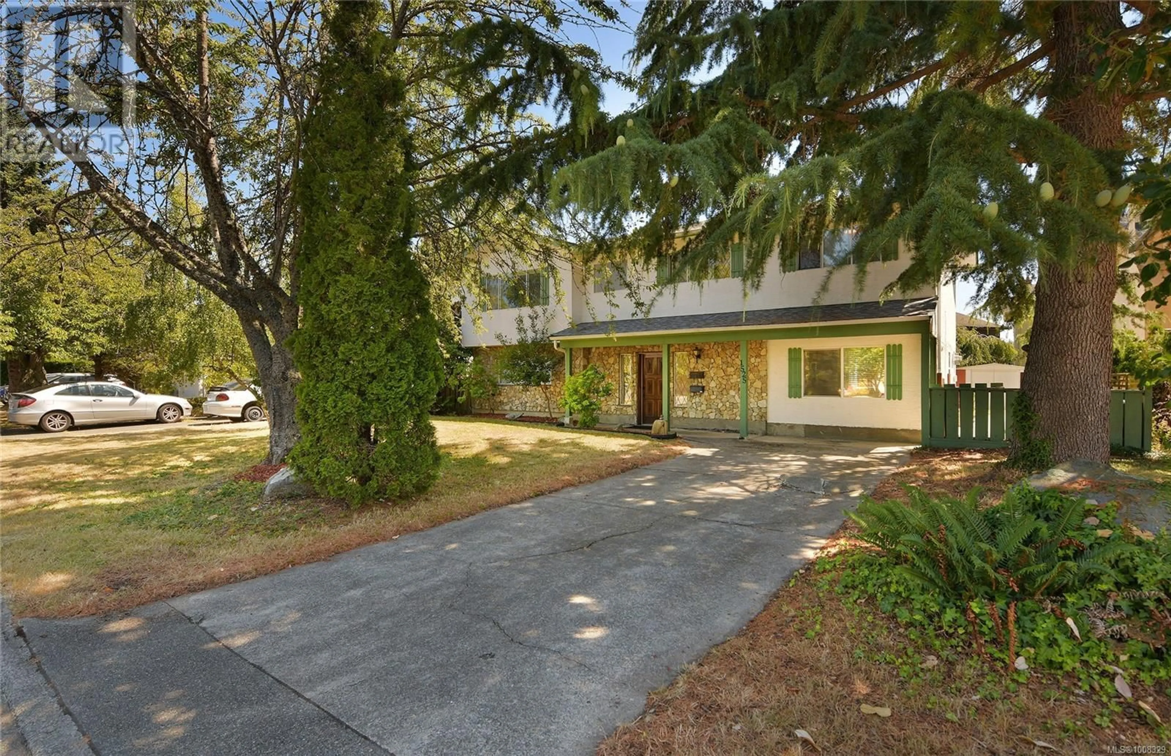 Unknown for 1525 SAN JUAN AVENUE, Saanich British Columbia V8N2L4