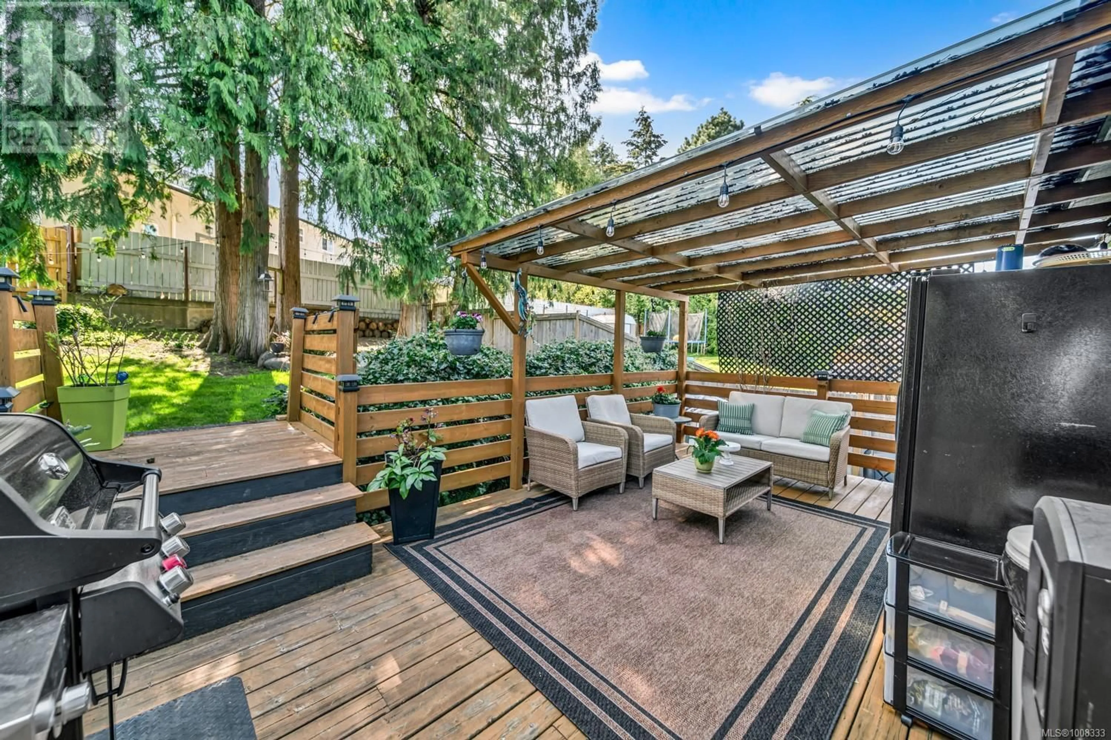 Patio, street for 1208 CLOKE ROAD, Ladysmith British Columbia V9G1P8