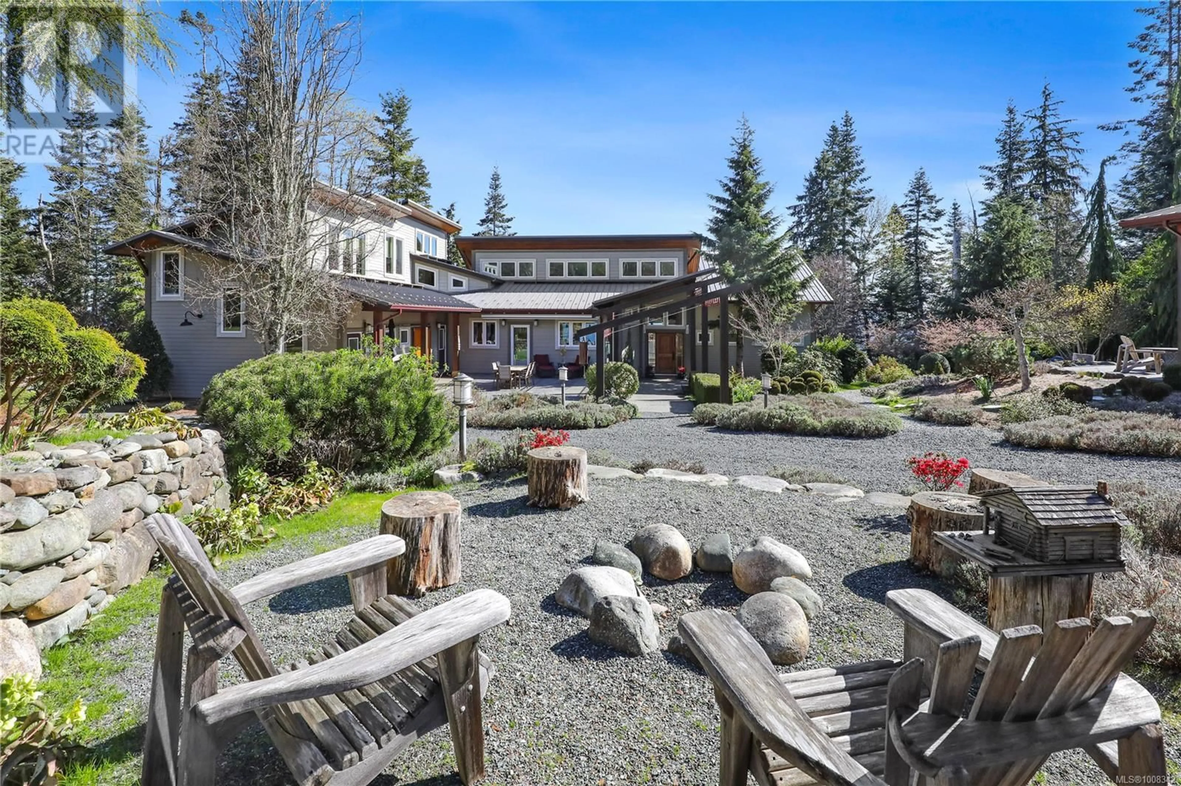 Patio, mountain view for 6520 EAGLES DRIVE, Courtenay British Columbia V9J1V4