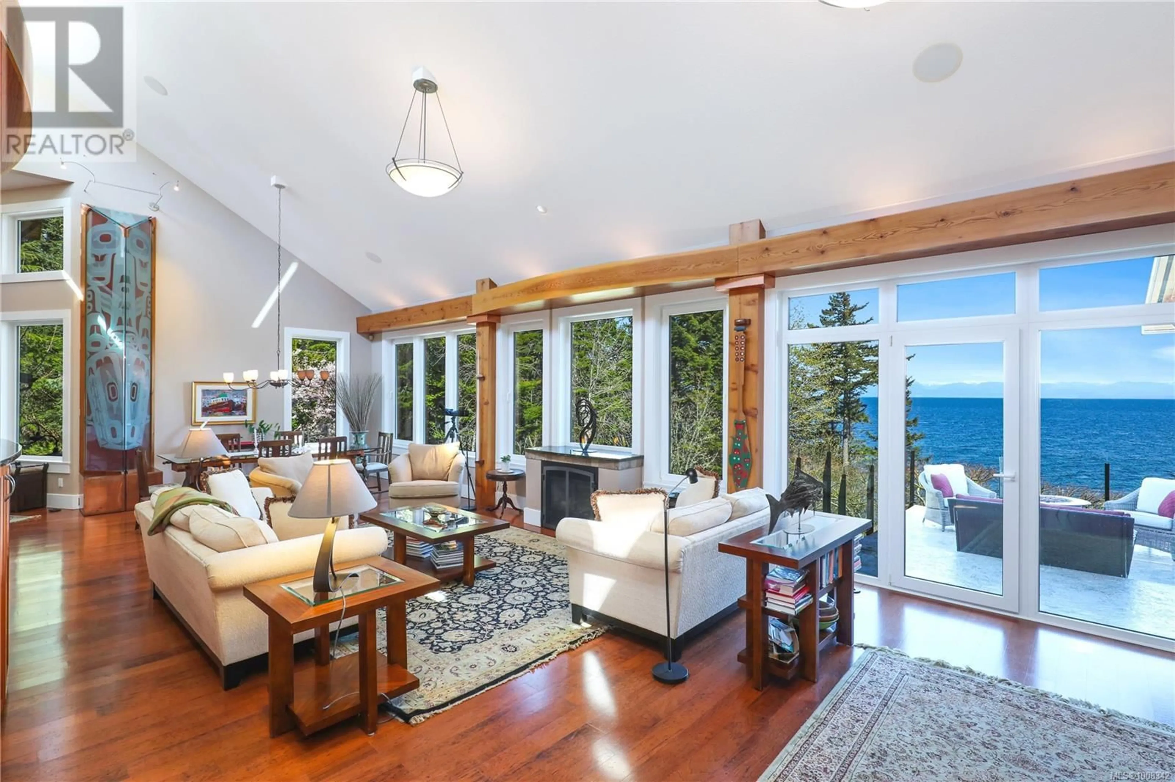 Living room with furniture, unknown for 6520 EAGLES DRIVE, Courtenay British Columbia V9J1V4