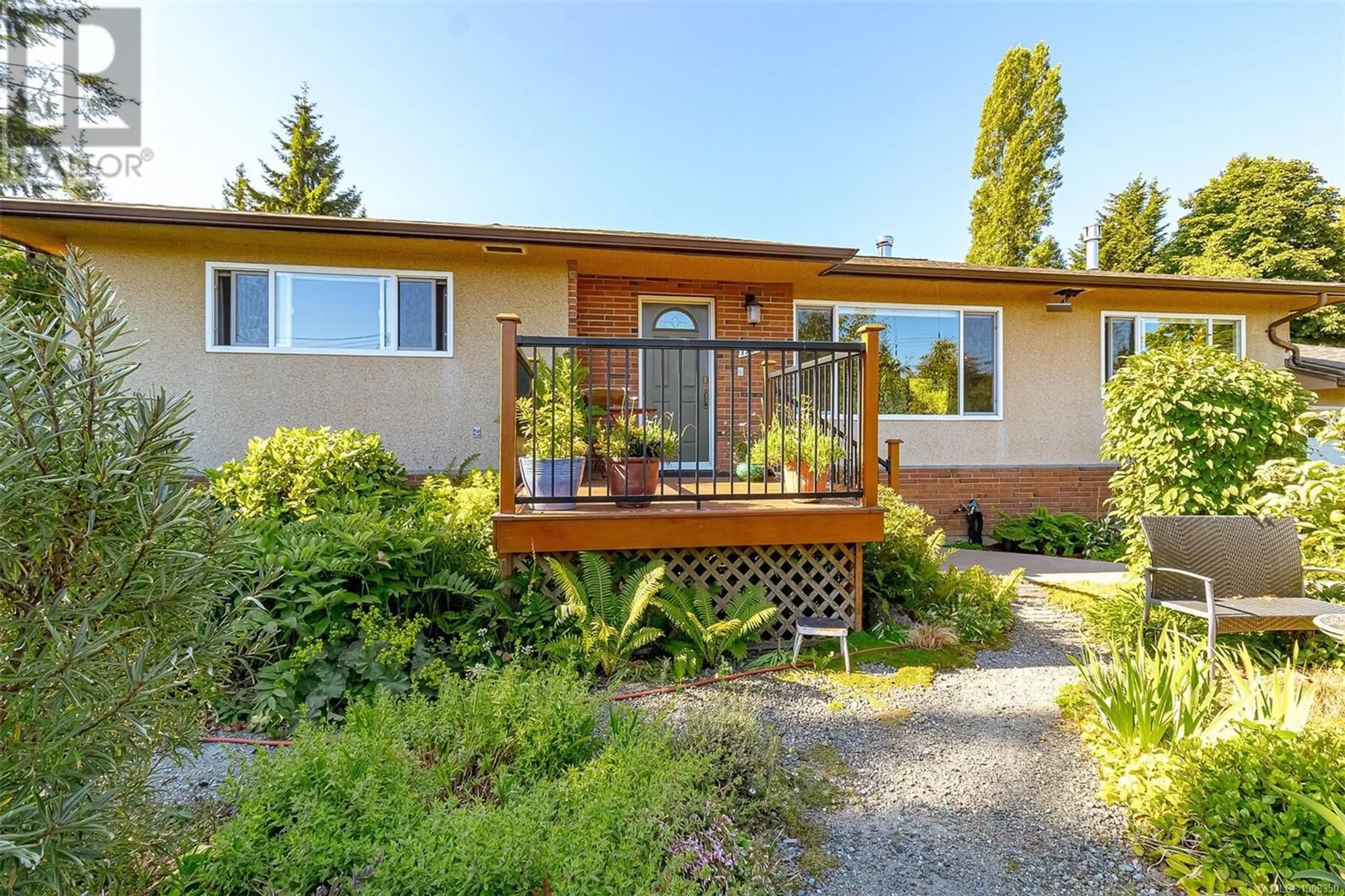 Home with vinyl exterior material, street for 1961 HOVEY ROAD, Central Saanich British Columbia V8M1V8