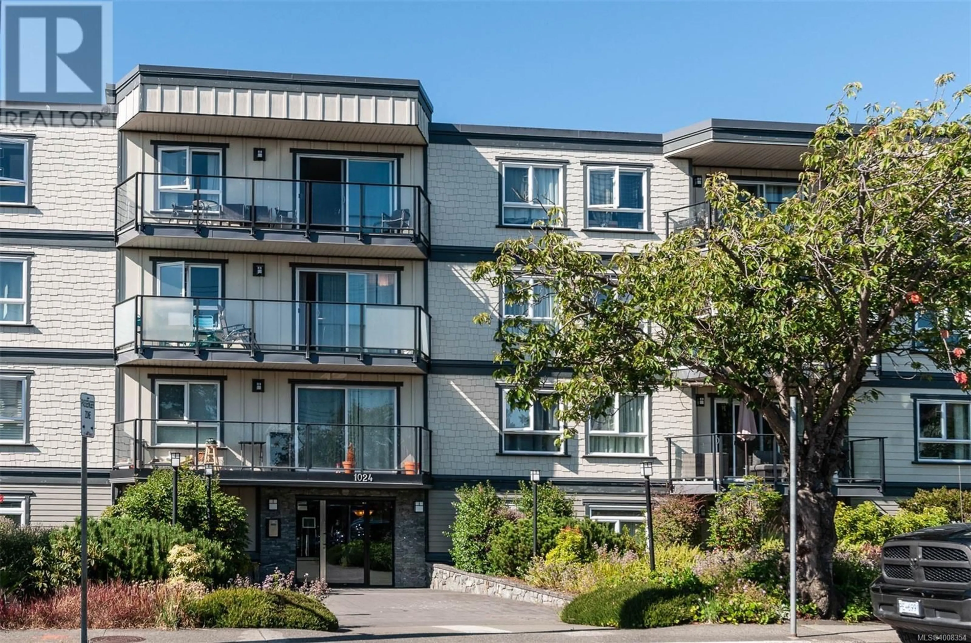 Unknown for 1024 FAIRFIELD ROAD, Victoria British Columbia V8V3A5