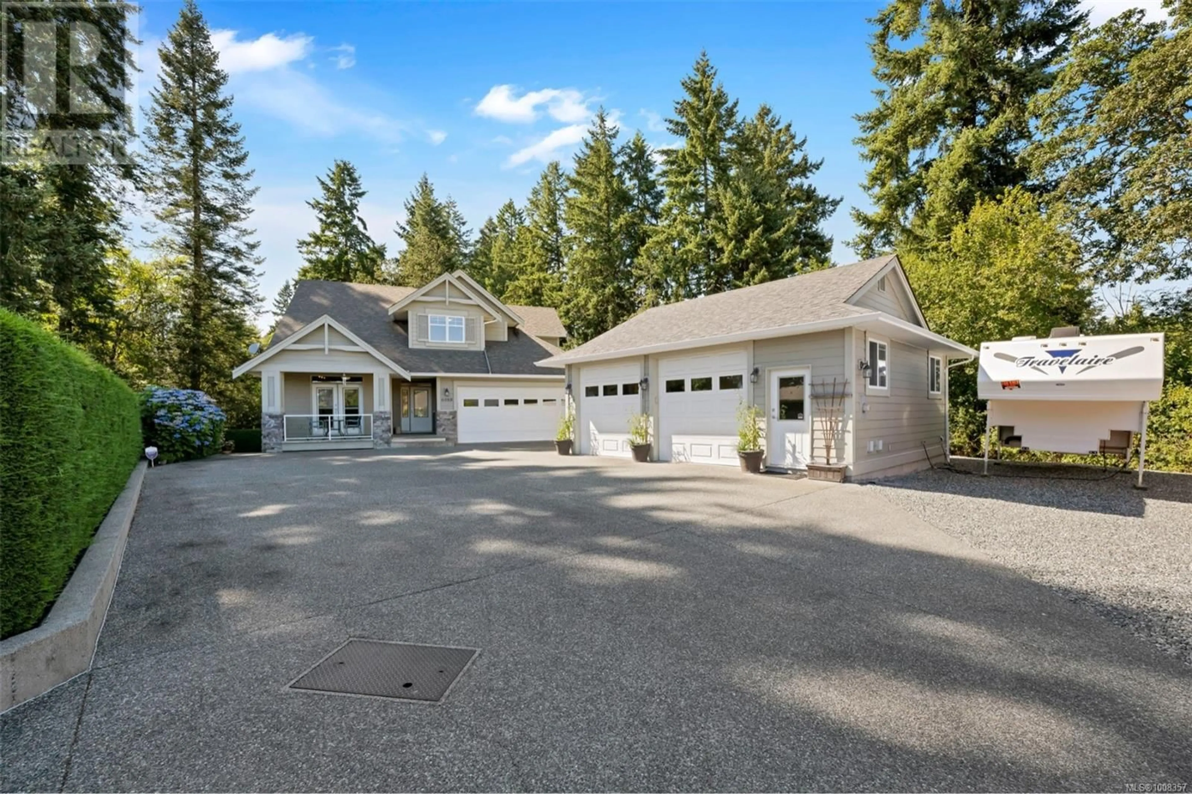 Home with vinyl exterior material, street for 6088 YORK ROAD, Duncan British Columbia V9L5G8