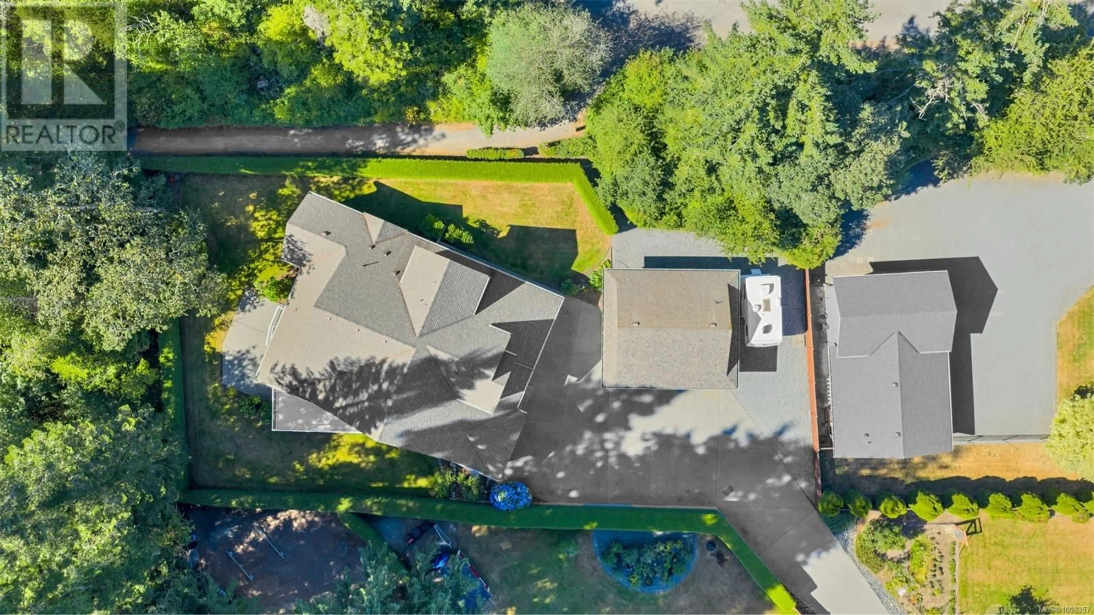 A pic from outside/outdoor area/front of a property/back of a property/a pic from drone, street for 6088 YORK ROAD, Duncan British Columbia V9L5G8