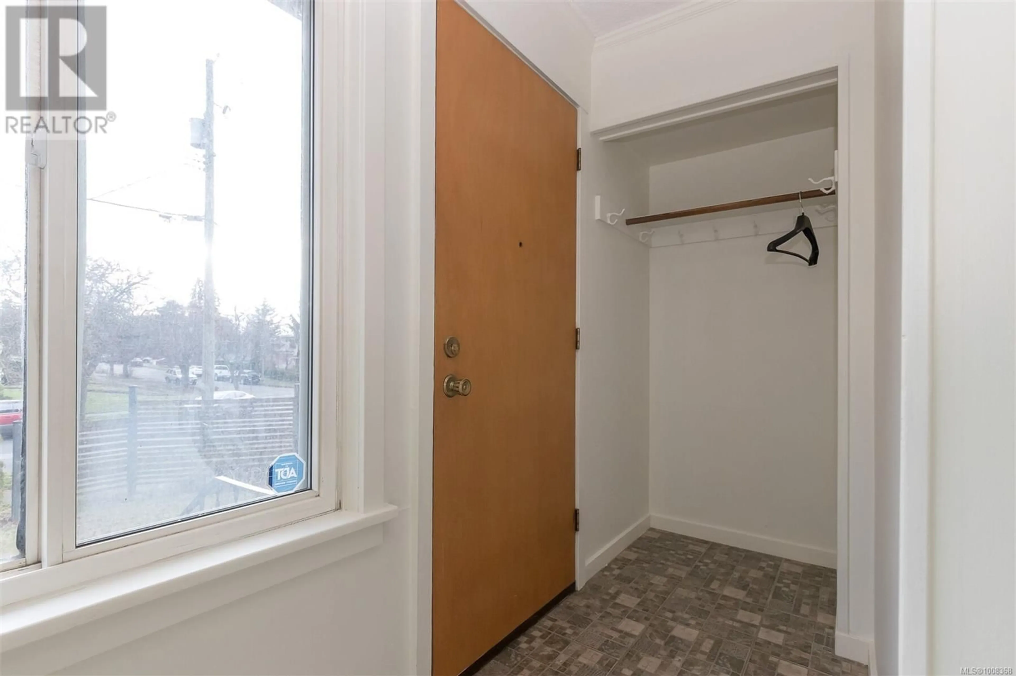Indoor entryway for 848 REED STREET, Victoria British Columbia V8X2P2