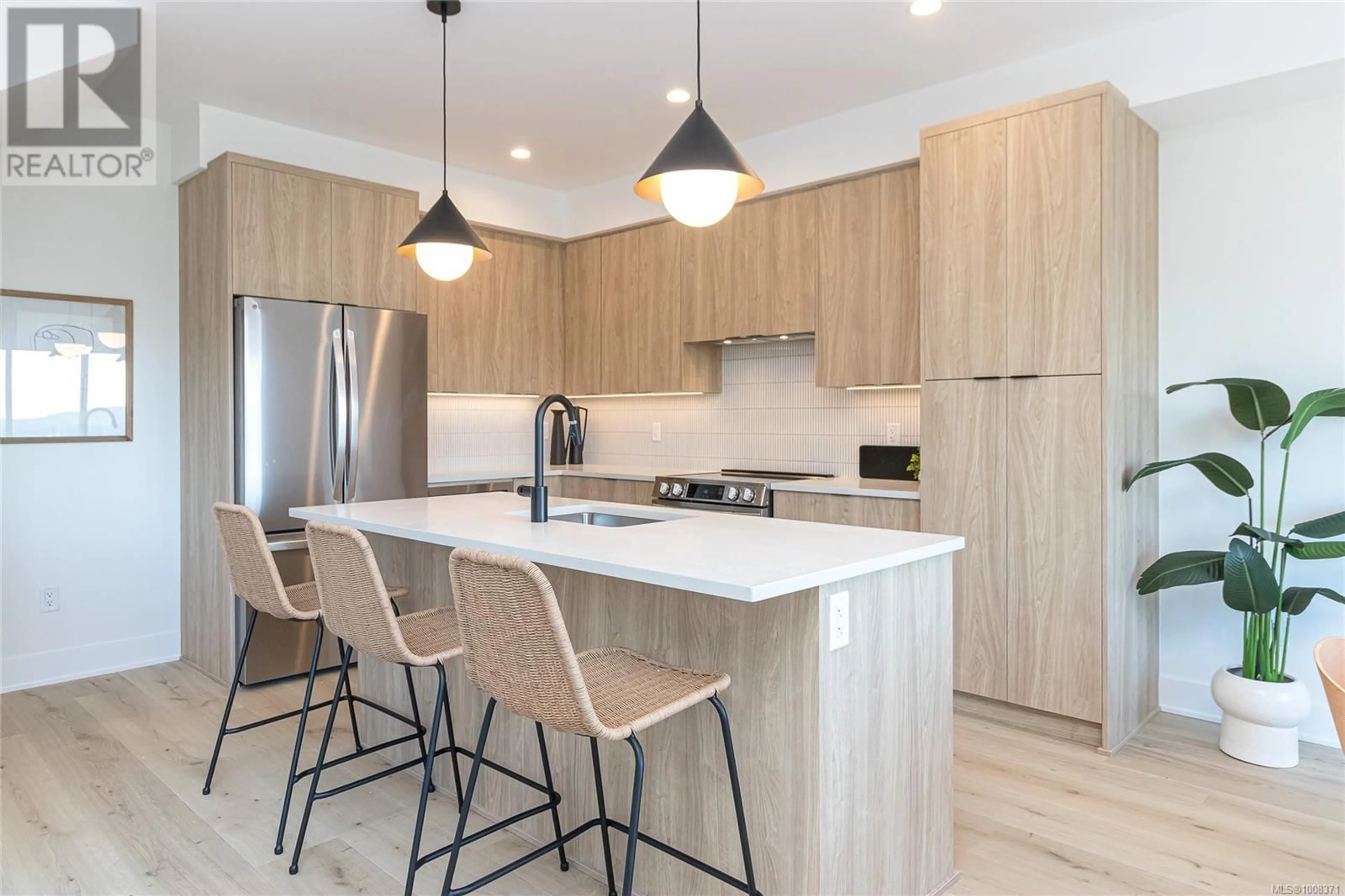Contemporary kitchen, unknown for 1445 DOLOMITE RIDGE, Langford British Columbia V0V0V0
