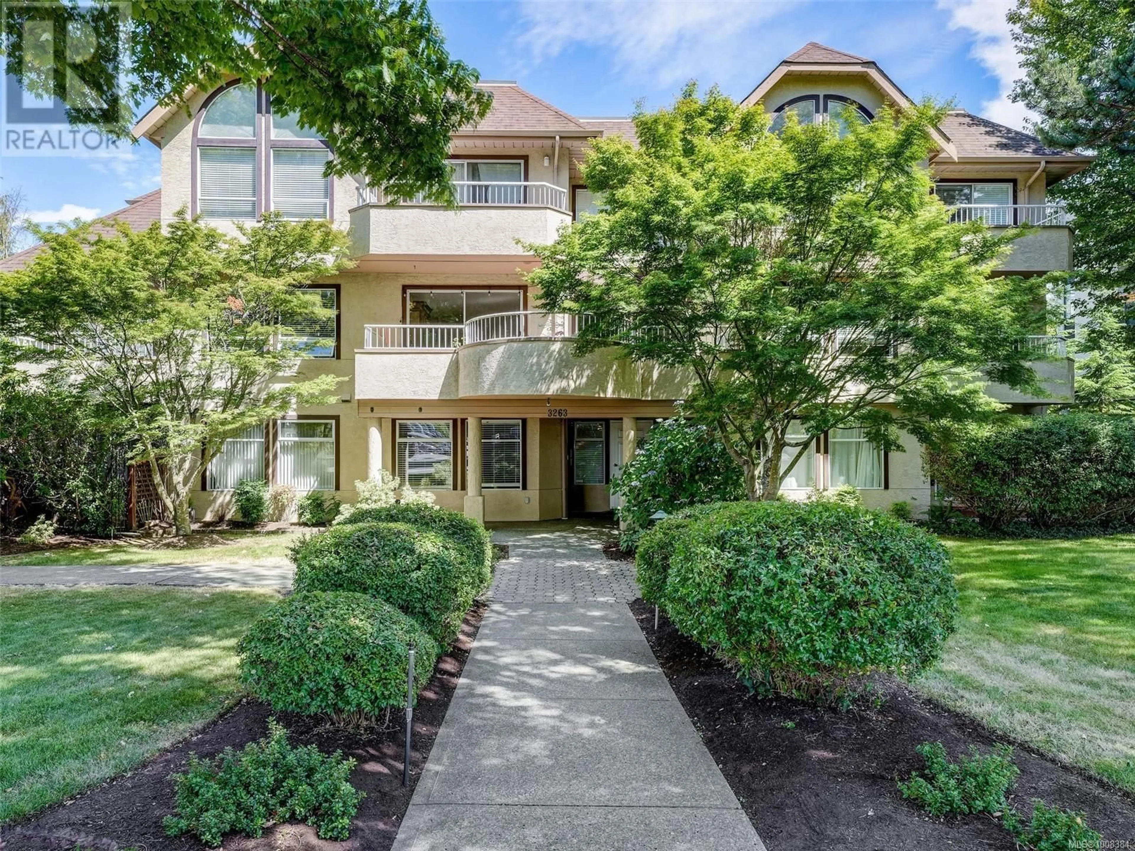 Unknown for 302 - 3263 ALDER STREET, Saanich British Columbia V8X1P3