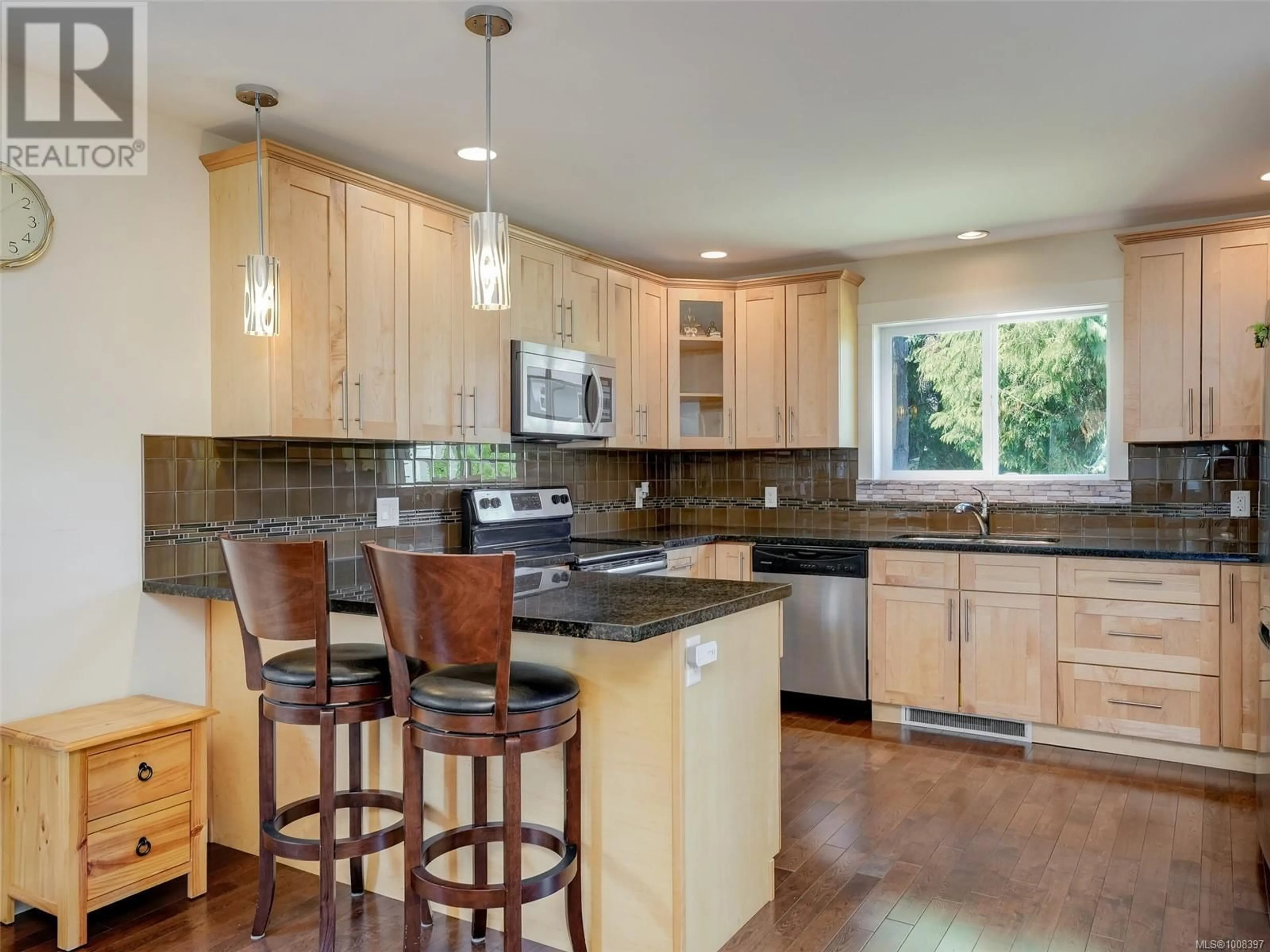 Open concept kitchen, unknown for 1026 TILLICUM ROAD, Esquimalt British Columbia V9A2A1