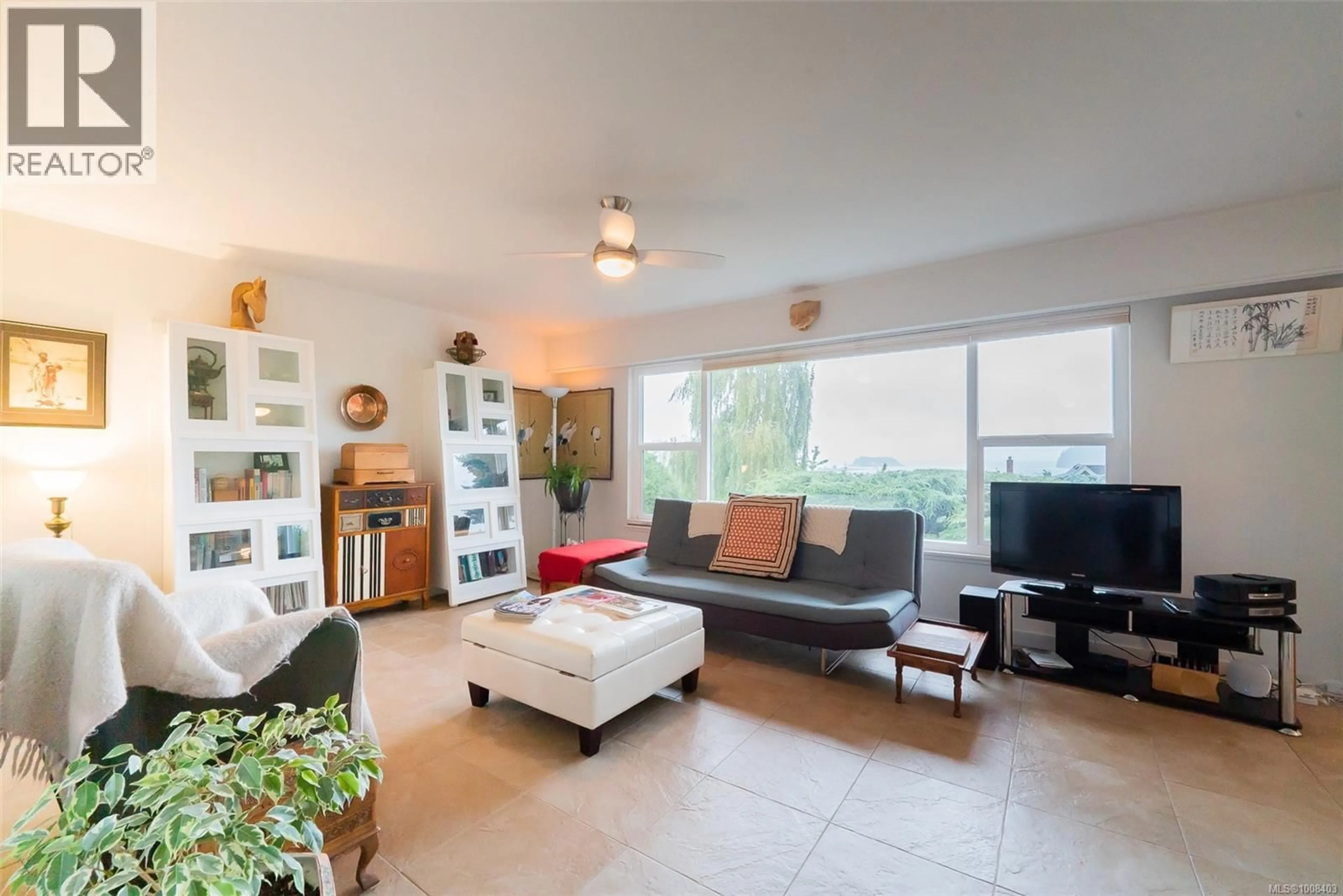 Living room with furniture, unknown for 2710 GLENAYR DRIVE, Nanaimo British Columbia V9S3S4