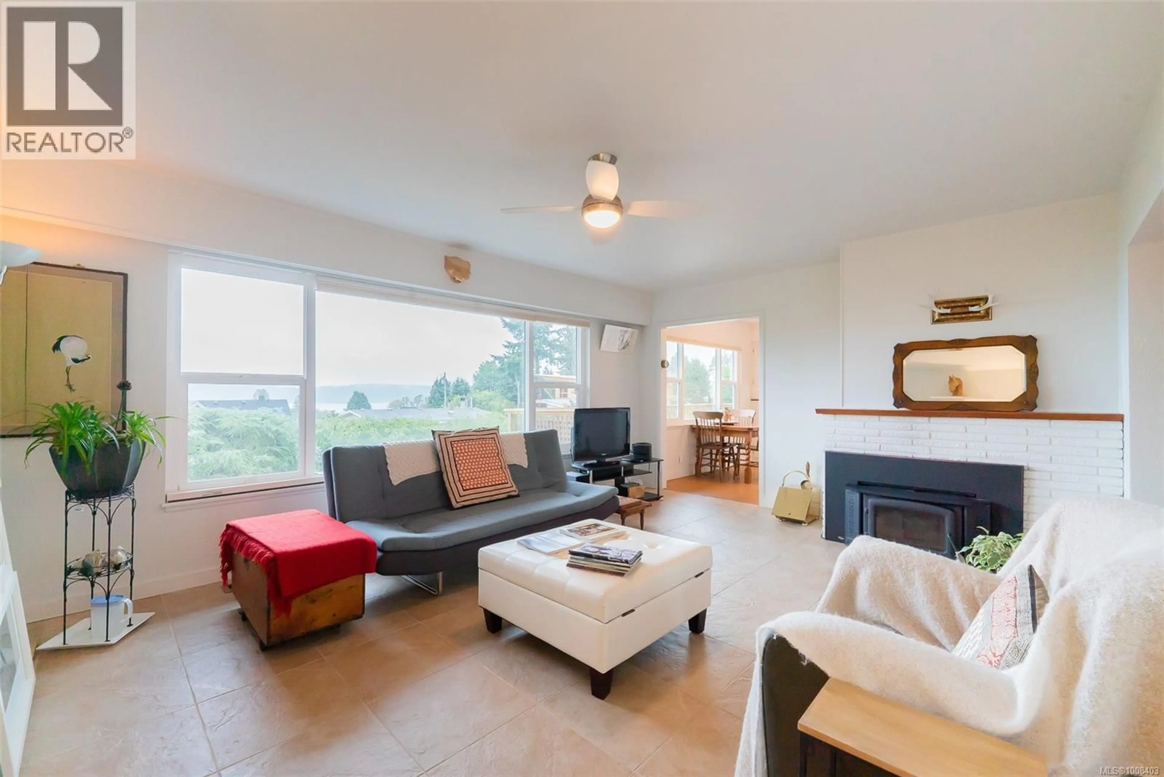 Living room with furniture, unknown for 2710 GLENAYR DRIVE, Nanaimo British Columbia V9S3S4