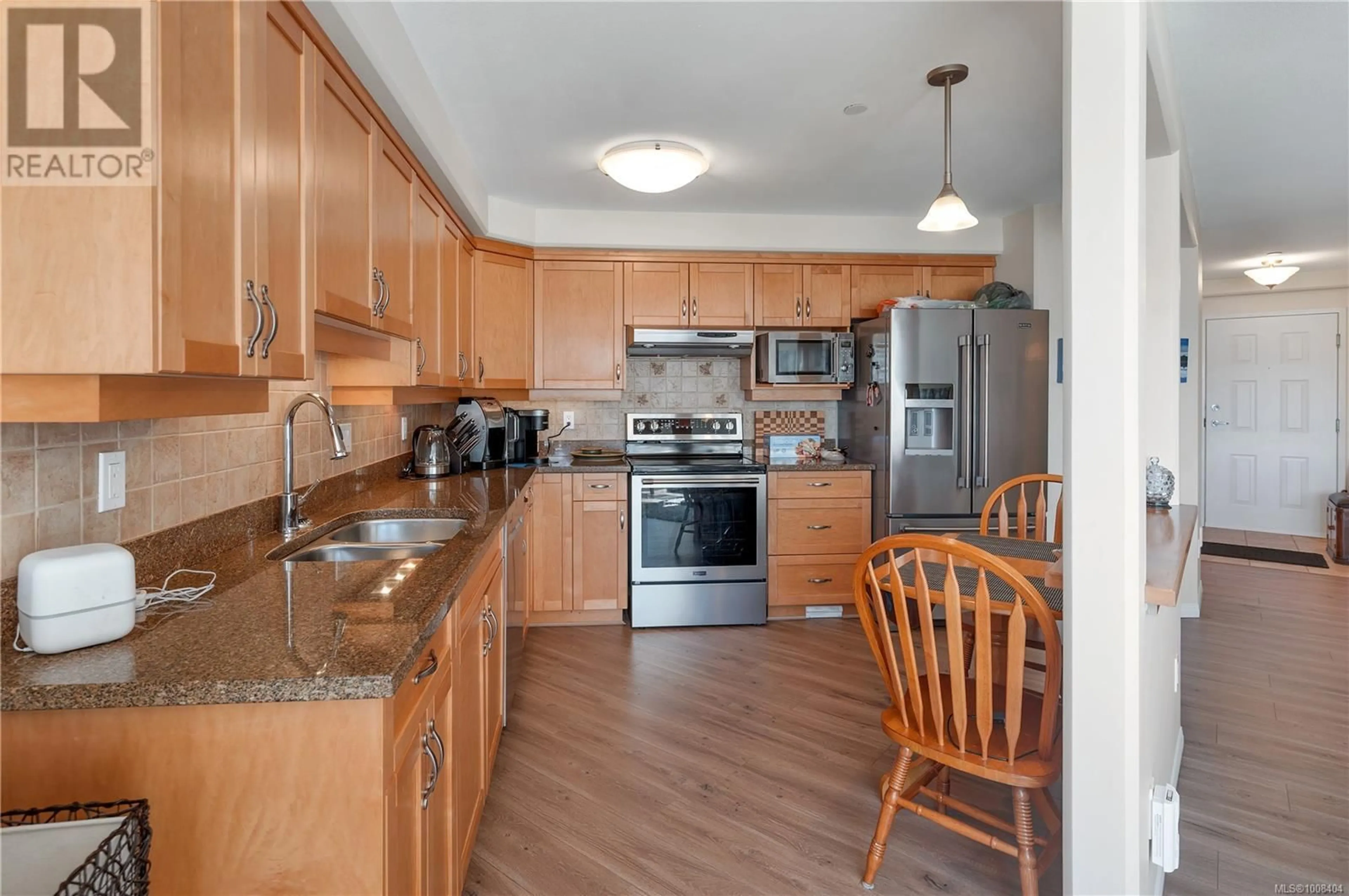 Standard kitchen, unknown for 211 - 350 ISLAND HIGHWAY SOUTH, Campbell River British Columbia V9W1A5