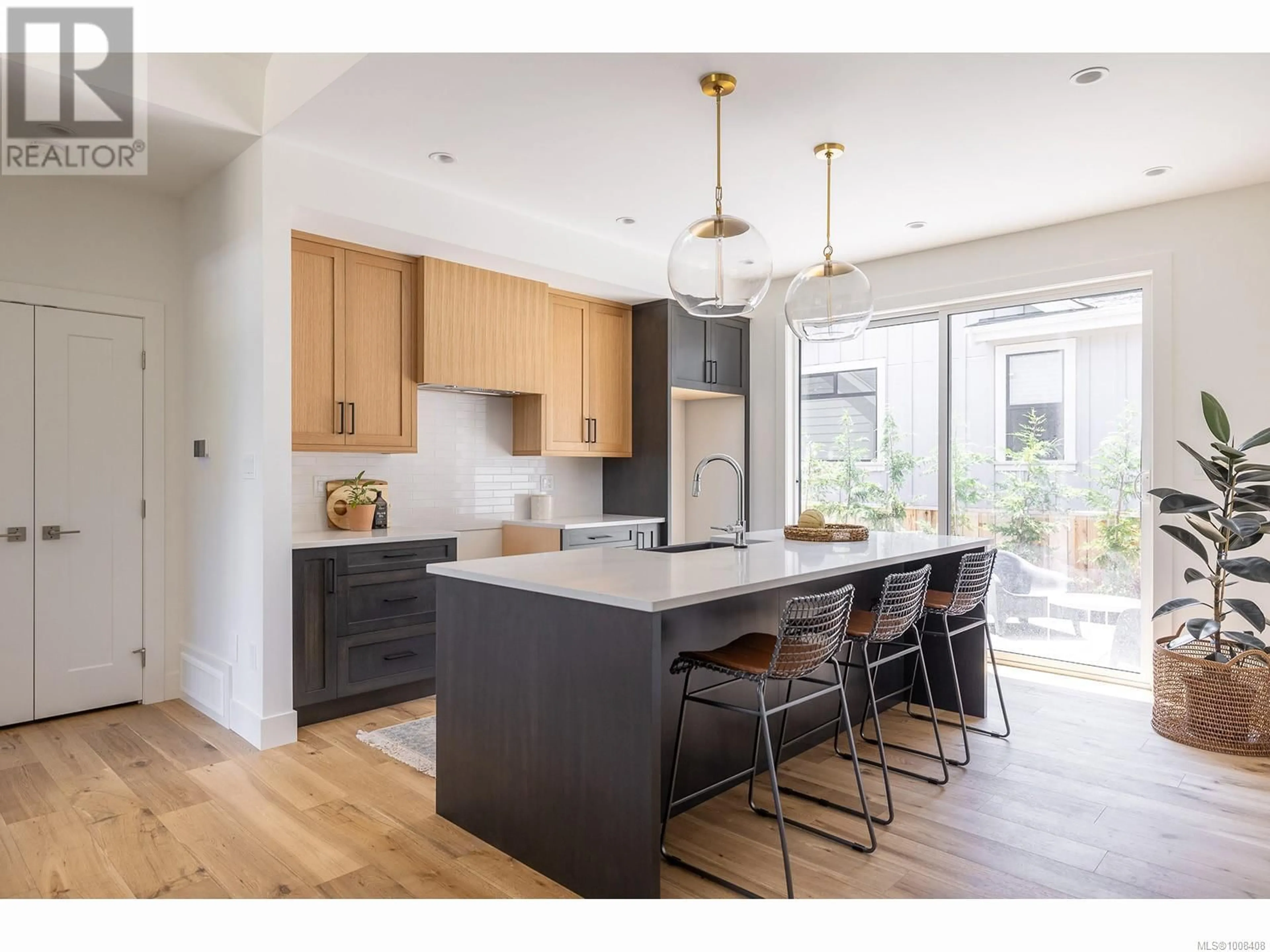 Open concept kitchen, wood/laminate floor for 702A FERN RIDGE PLACE, Nanaimo British Columbia V9R5P5