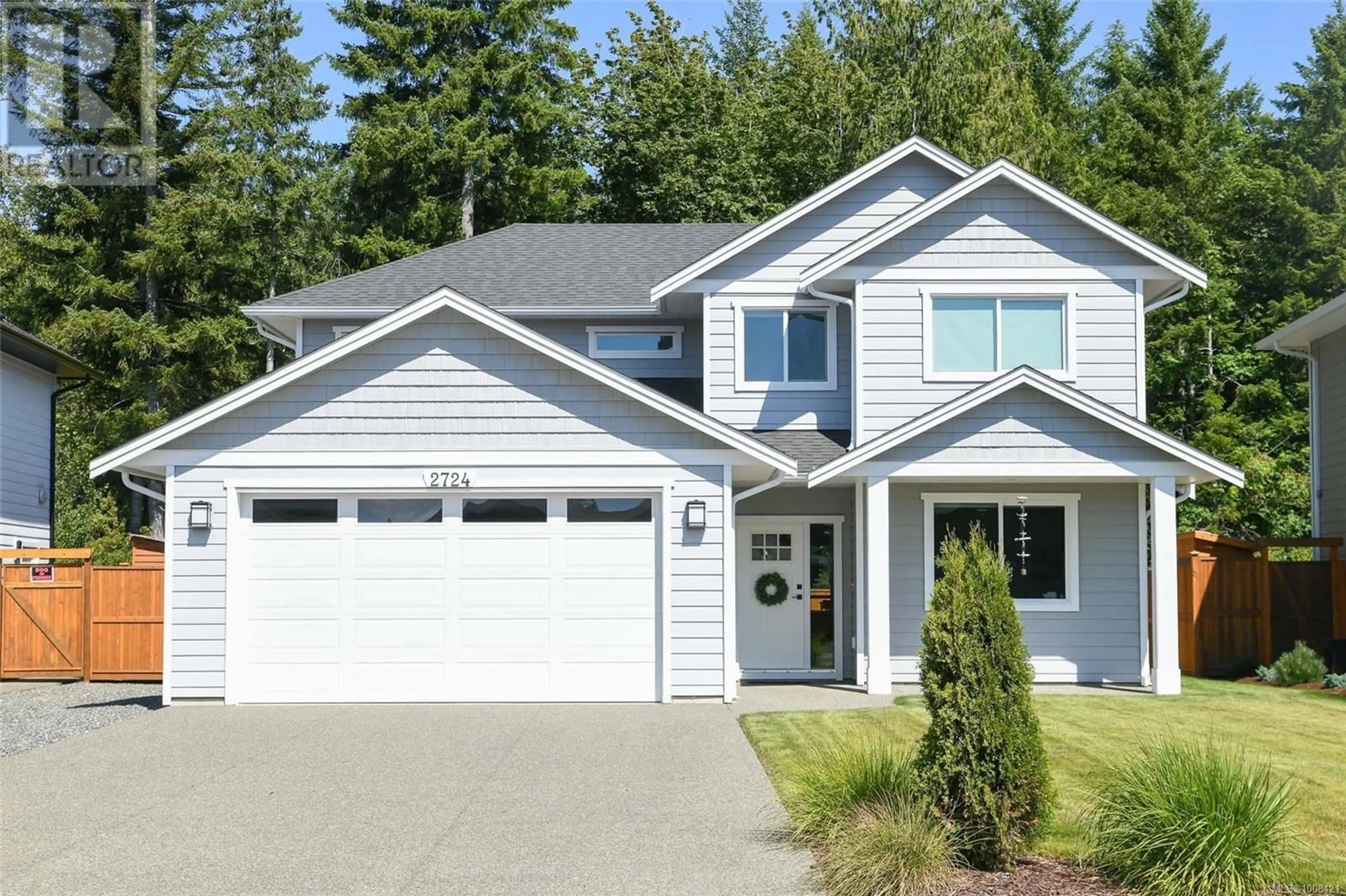 Home with vinyl exterior material, street for 2724 MAPLE STREET, Cumberland British Columbia V0R1S0