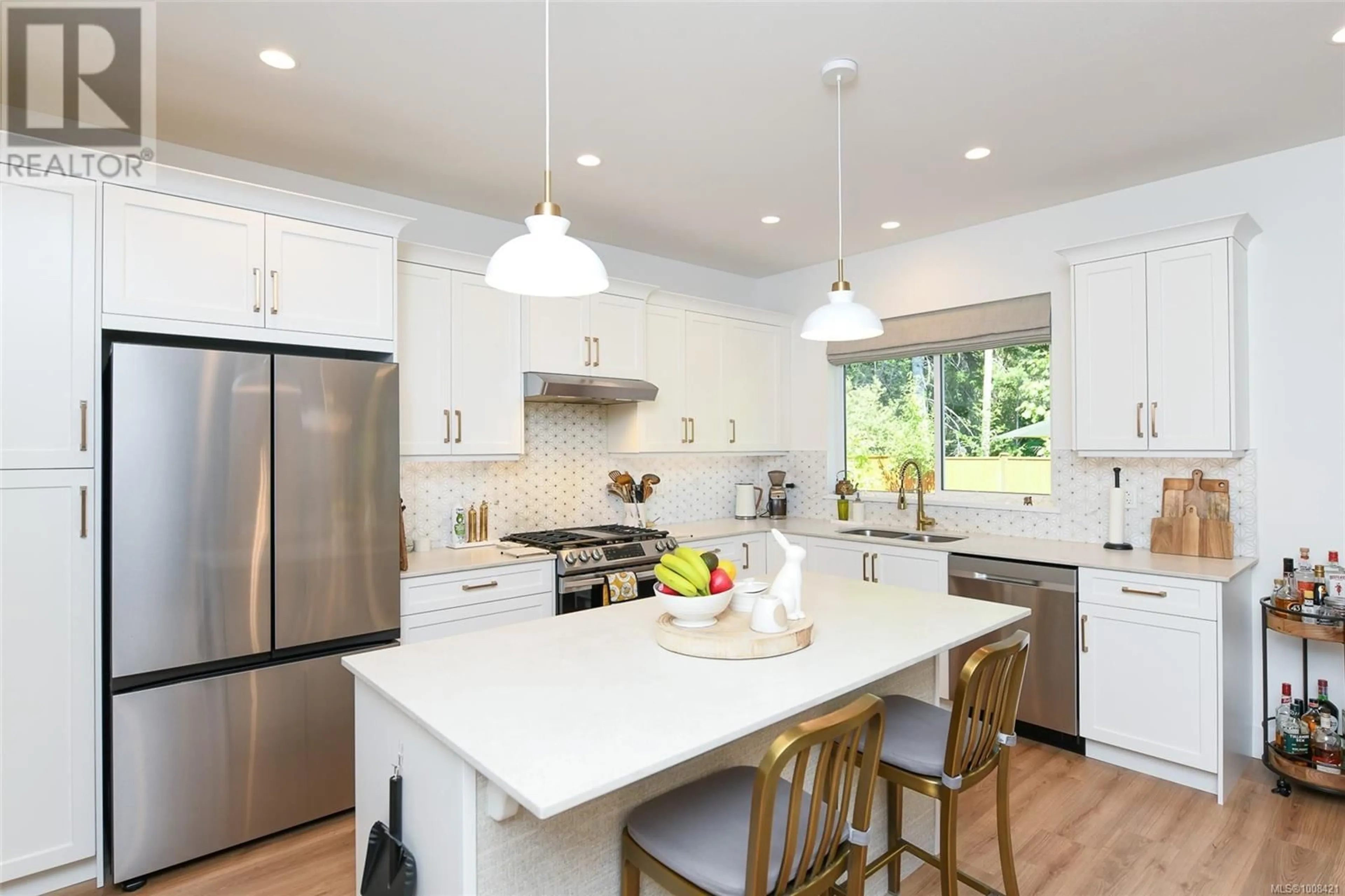 Open concept kitchen, unknown for 2724 MAPLE STREET, Cumberland British Columbia V0R1S0