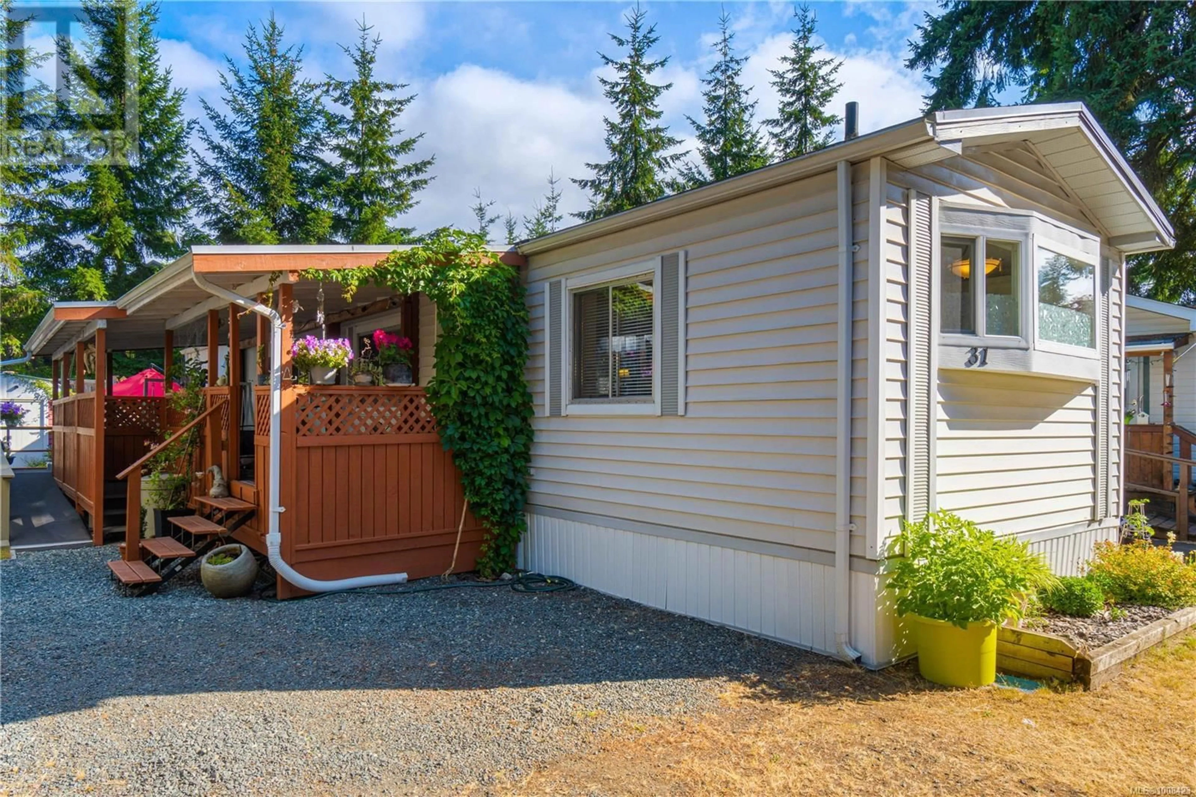 Home with vinyl exterior material, street for 31 - 1247 ARBUTUS ROAD, Parksville British Columbia V9P1R4