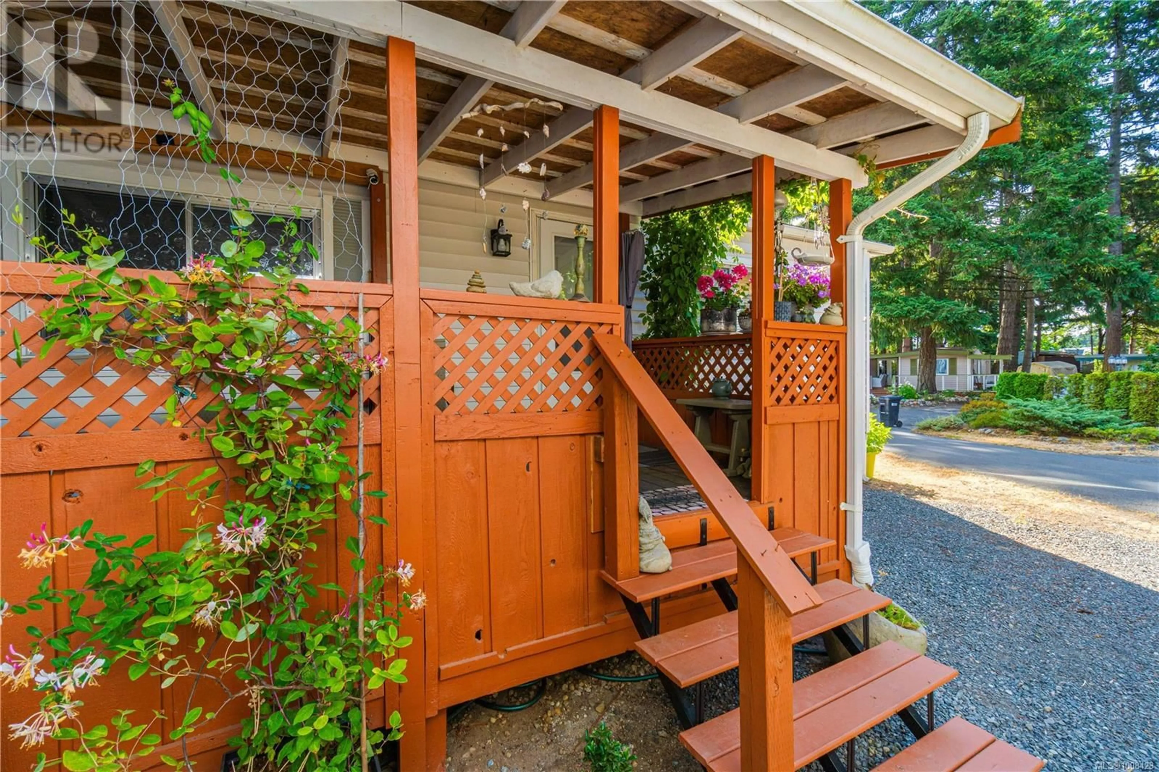 Patio, street for 31 - 1247 ARBUTUS ROAD, Parksville British Columbia V9P1R4