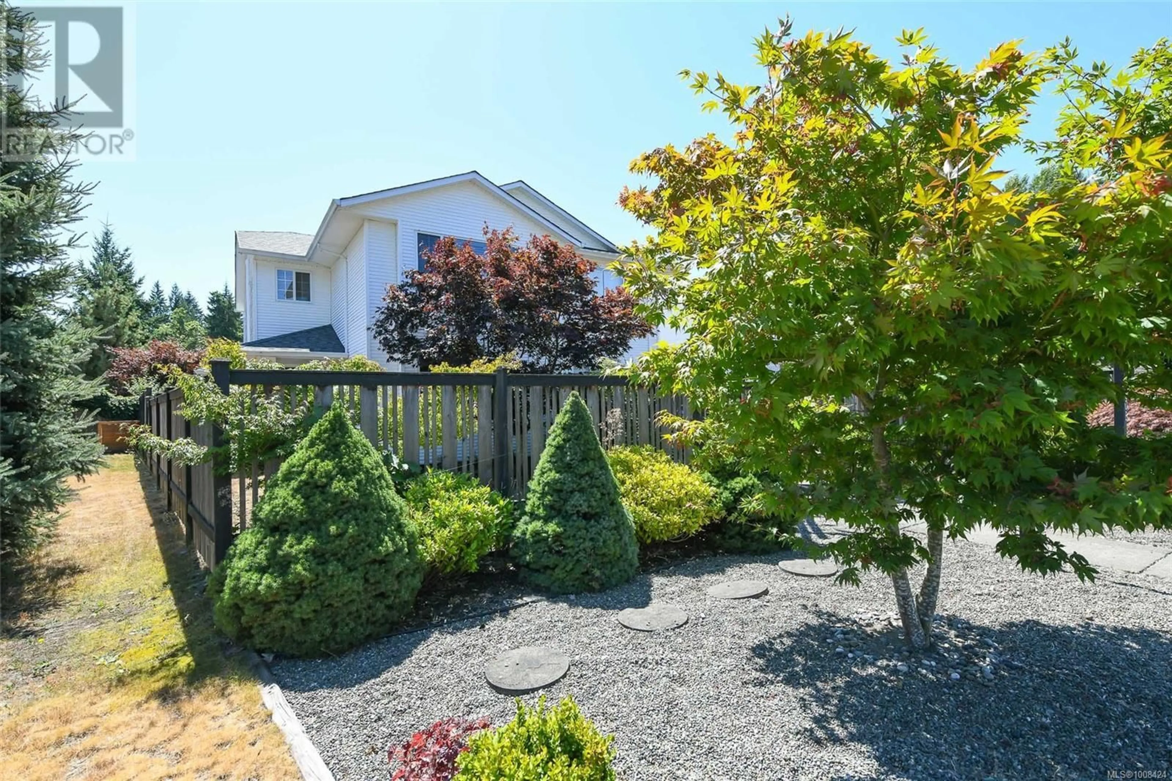 Patio, street for A - 2560 1ST STREET, Courtenay British Columbia V9N8Z3