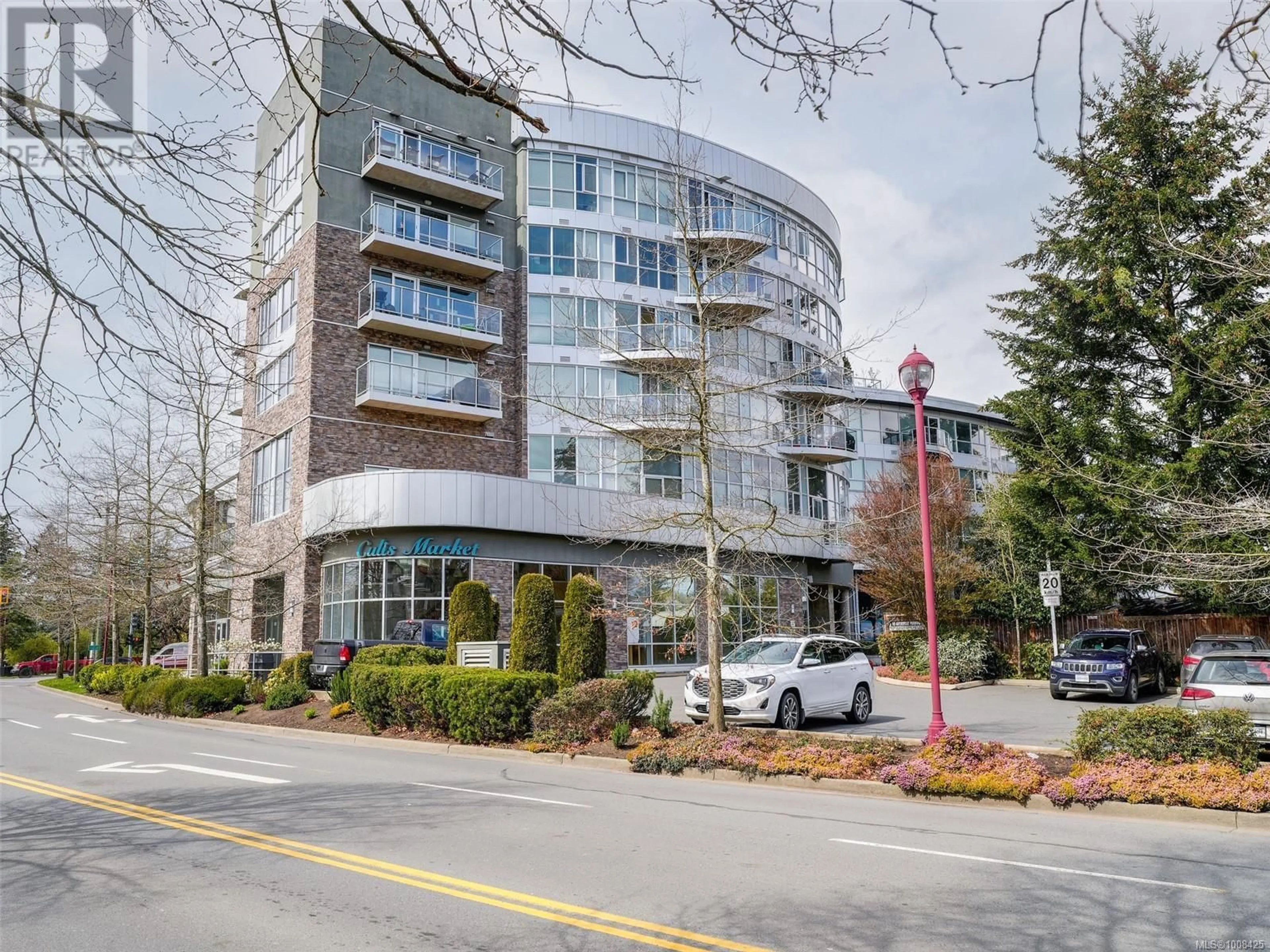 Indoor foyer for 529 - 2745 VETERANS MEMORIAL PARKWAY, Langford British Columbia V9B0H4