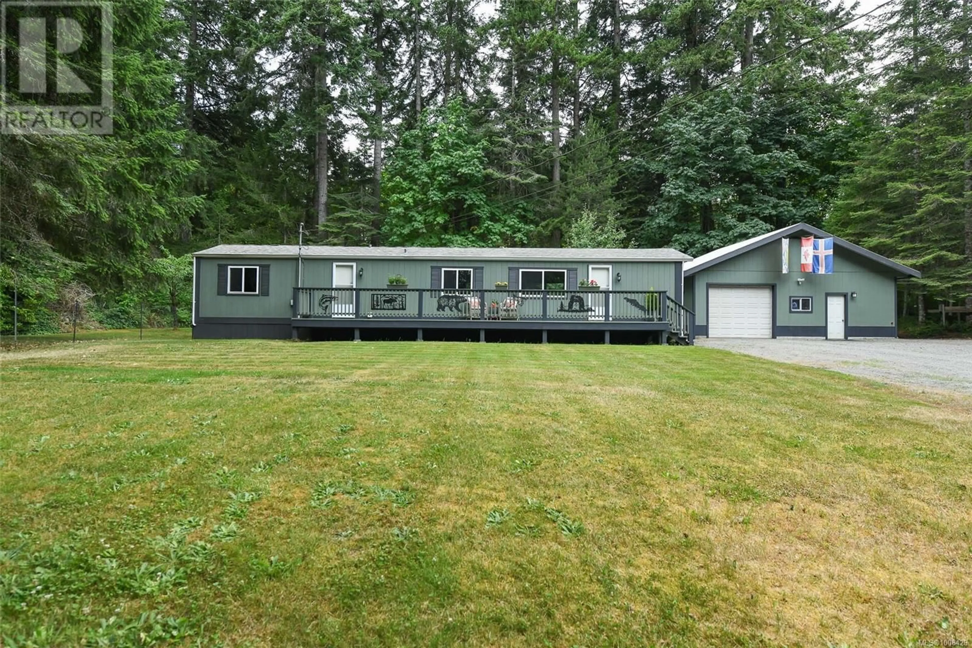 Home with vinyl exterior material, unknown for 3701 ISLAND HIGHWAY SOUTH, Courtenay British Columbia V9N9T4