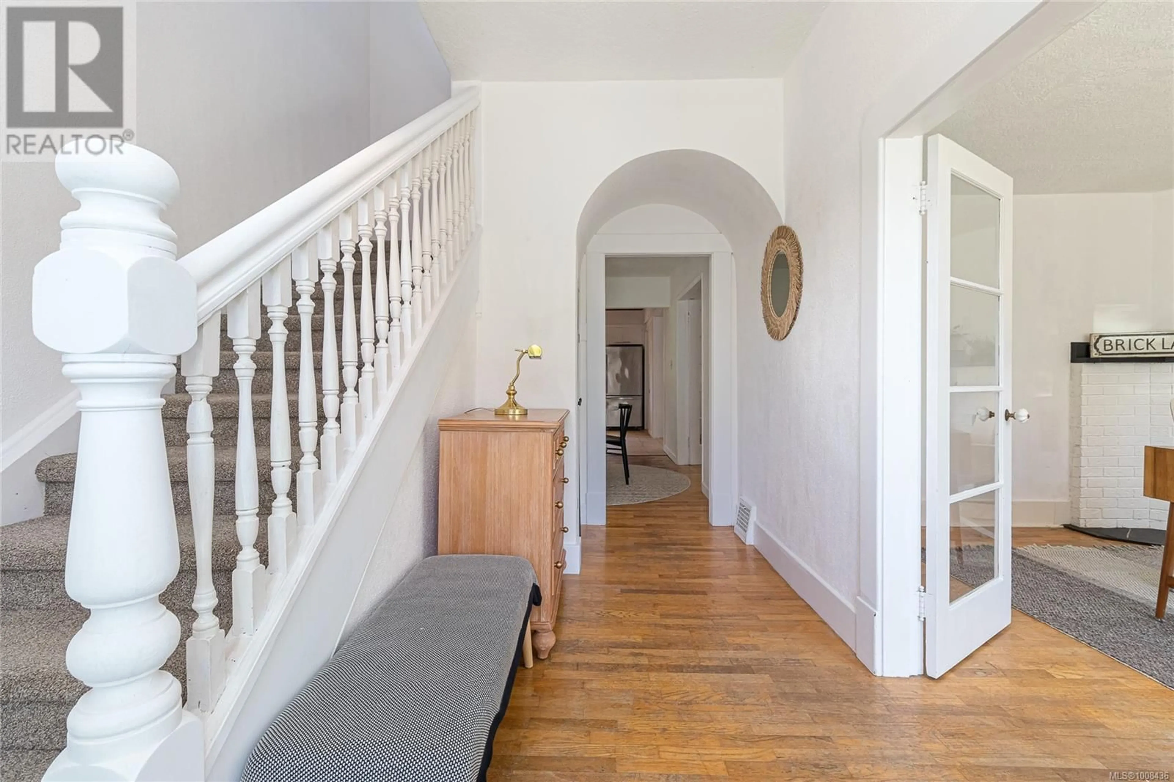 Indoor entryway for 1512 BROOKE STREET, Victoria British Columbia V8S1M5