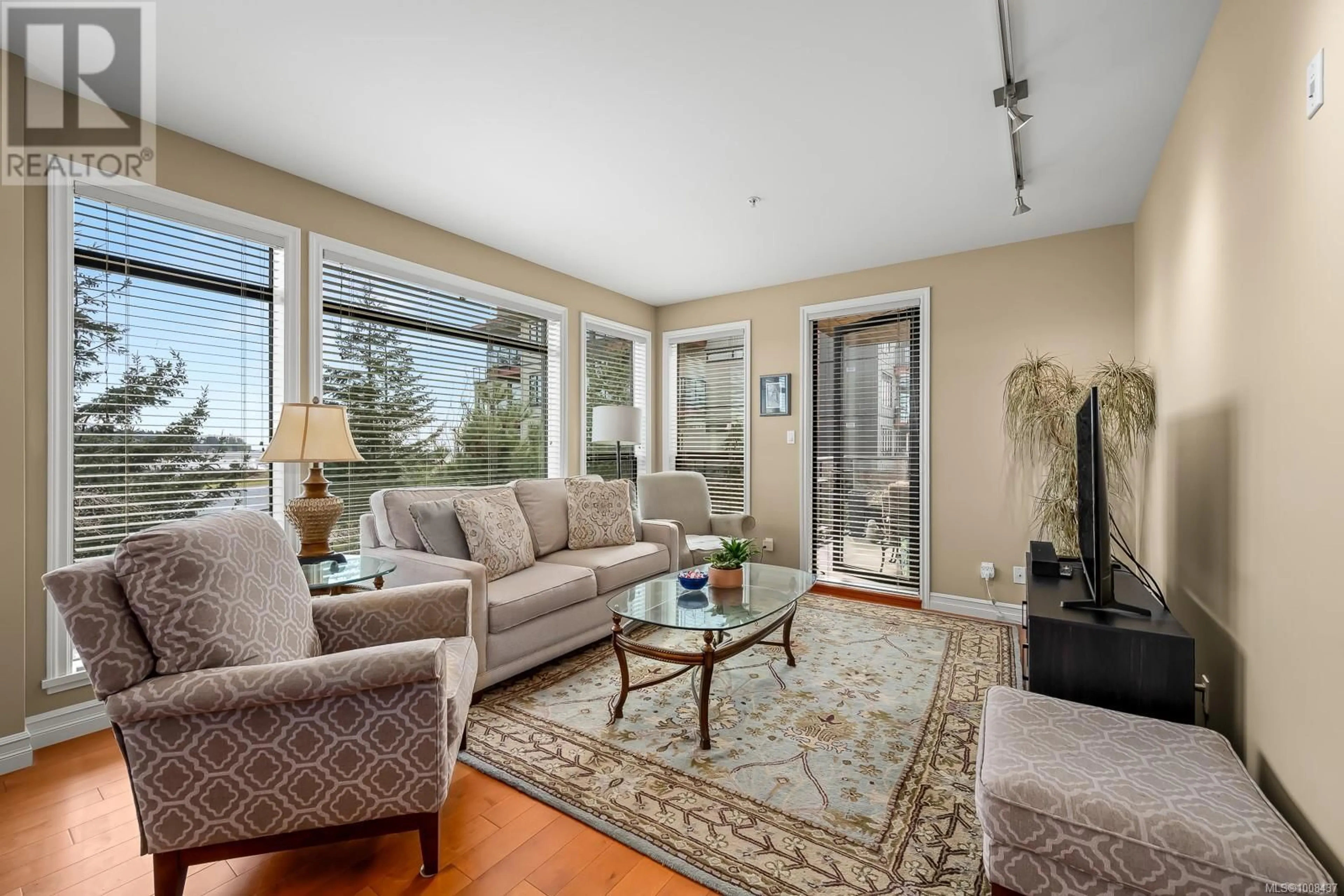 Living room with furniture, unknown for 324 - 2300 MANSFIELD DRIVE, Courtenay British Columbia V9N3L3