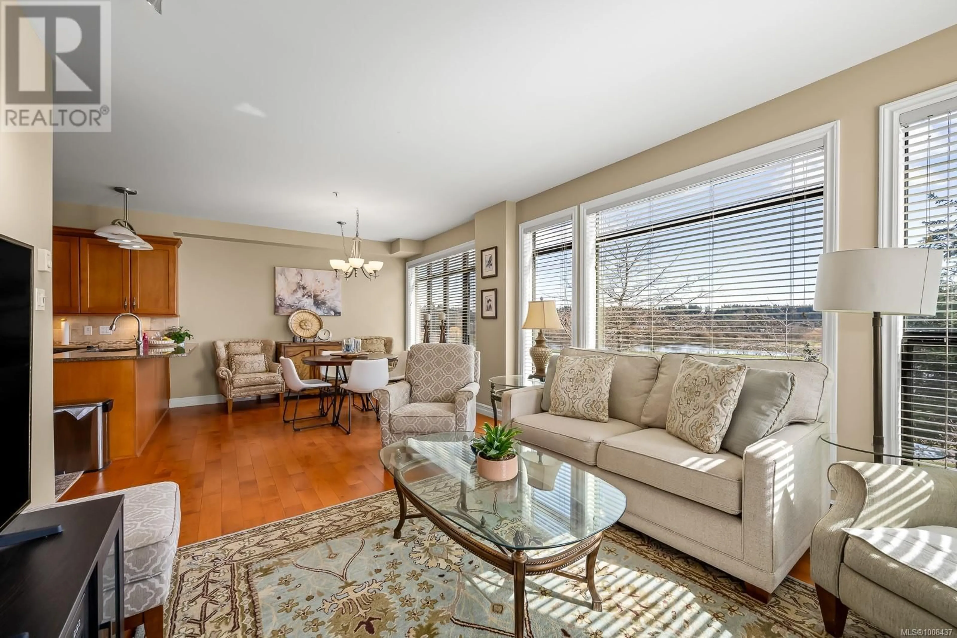 Living room with furniture, unknown for 324 - 2300 MANSFIELD DRIVE, Courtenay British Columbia V9N3L3