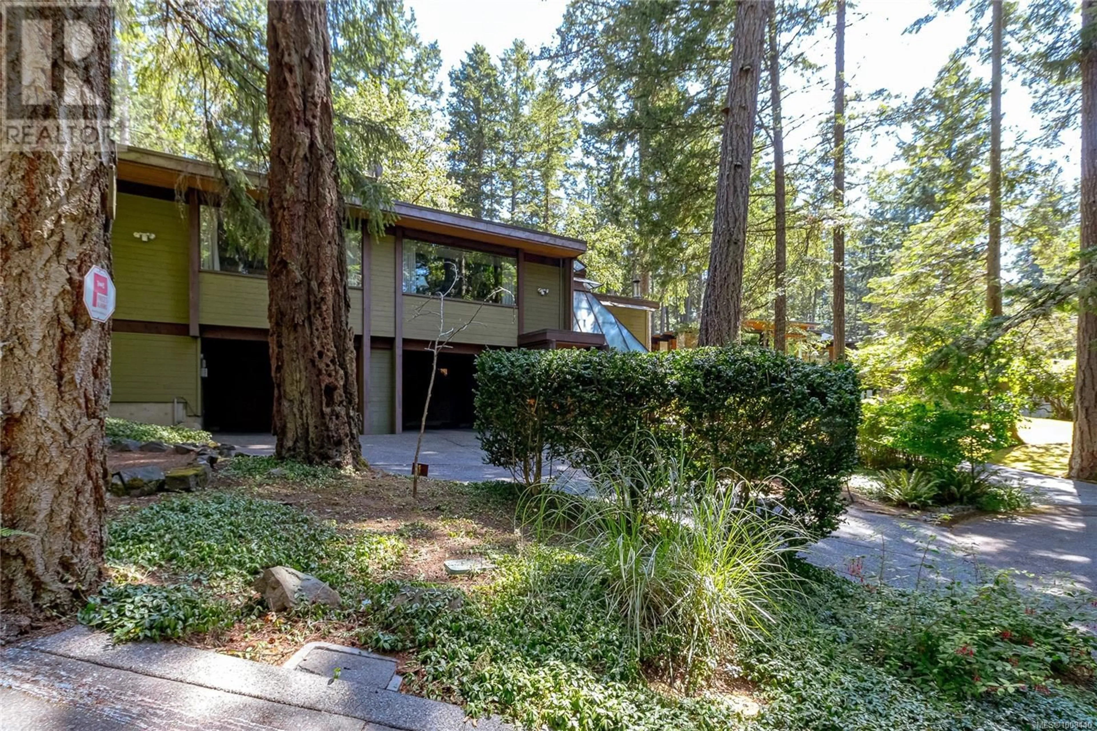 Unknown for 4487 SHADYWOOD PLACE, Saanich British Columbia V8X4C5