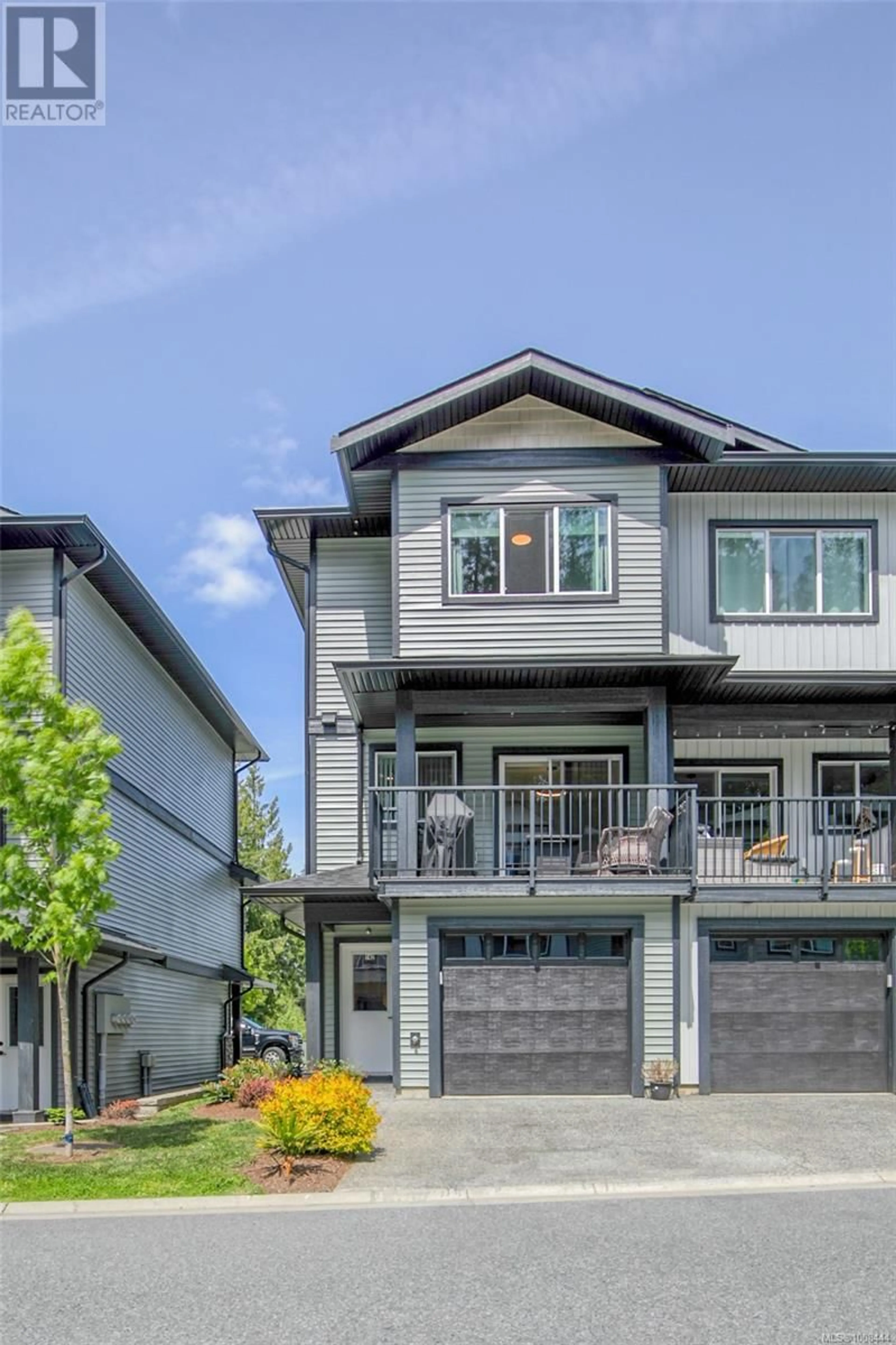 Home with vinyl exterior material, street for 142 - 600 NINTH STREET, Nanaimo British Columbia V9R0L4
