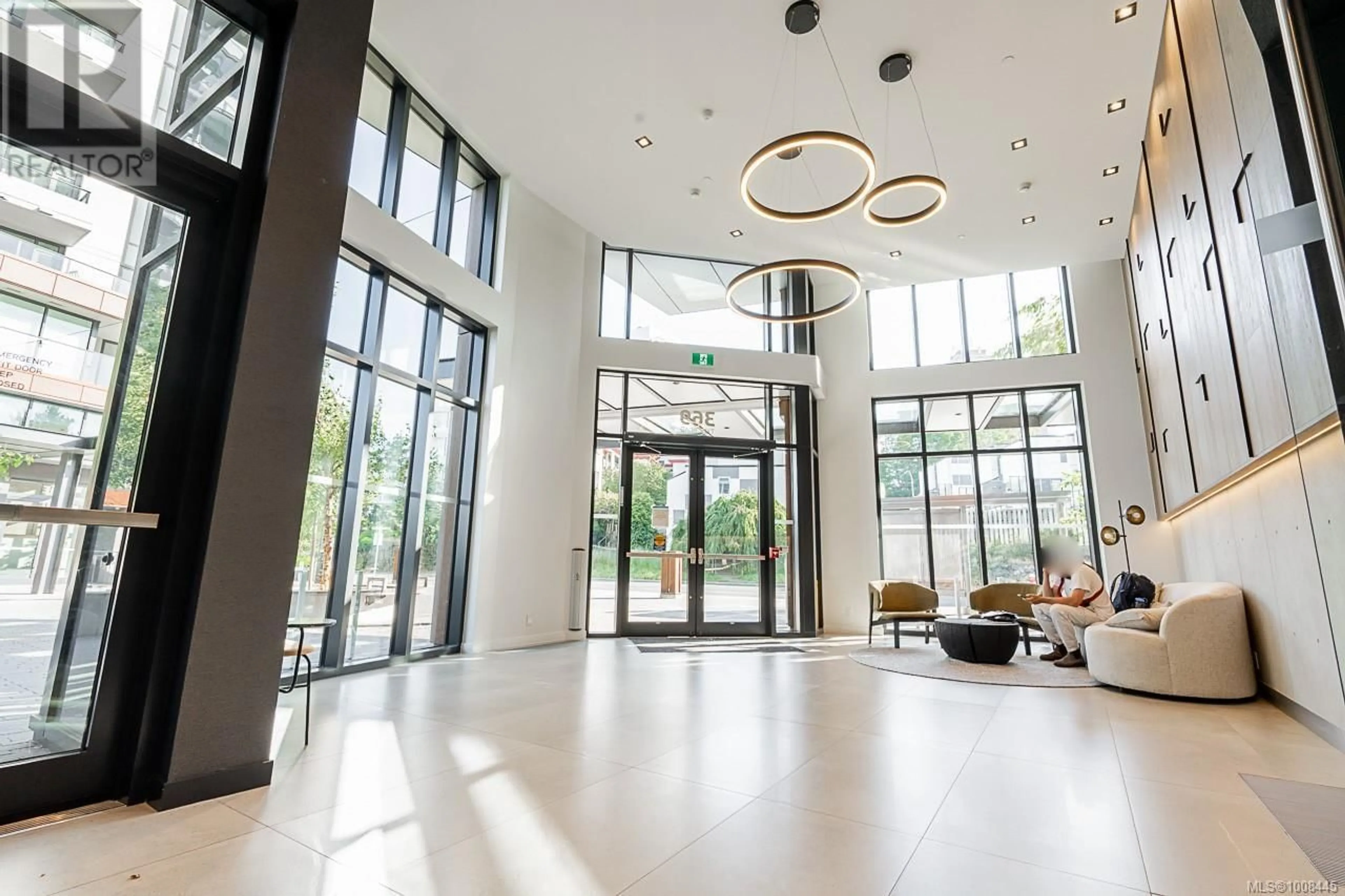 Indoor foyer for 604 - 369 TYEE ROAD, Victoria British Columbia V9A0B6