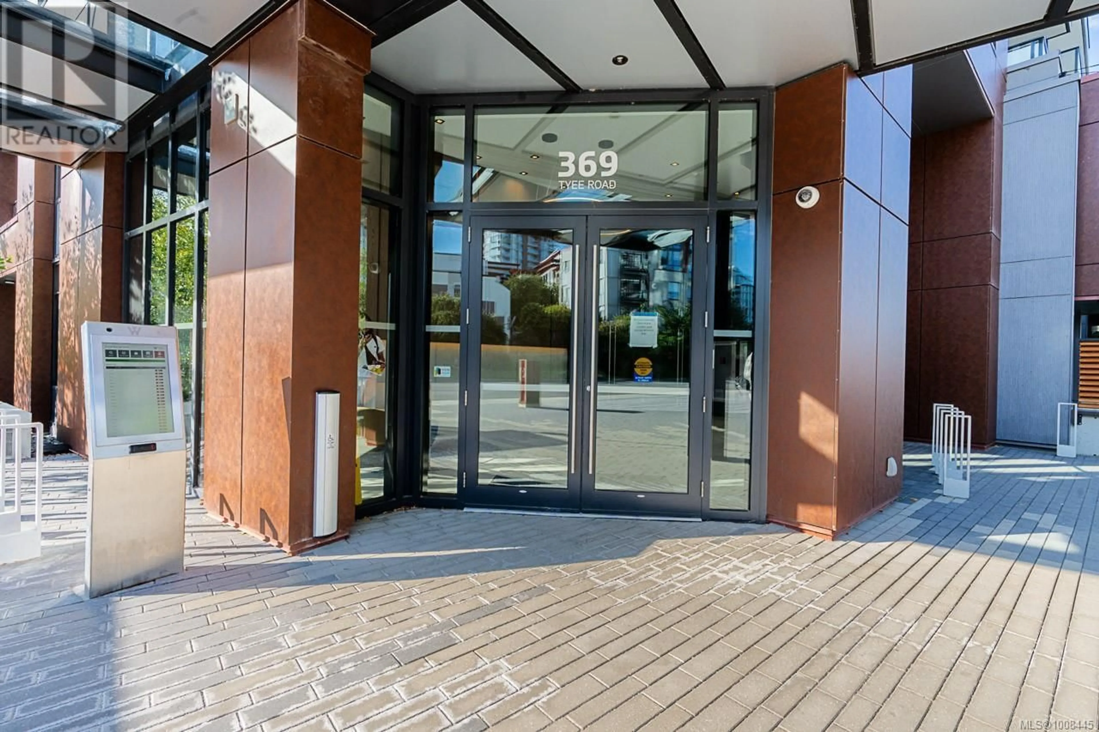 Indoor foyer for 604 - 369 TYEE ROAD, Victoria British Columbia V9A0B6