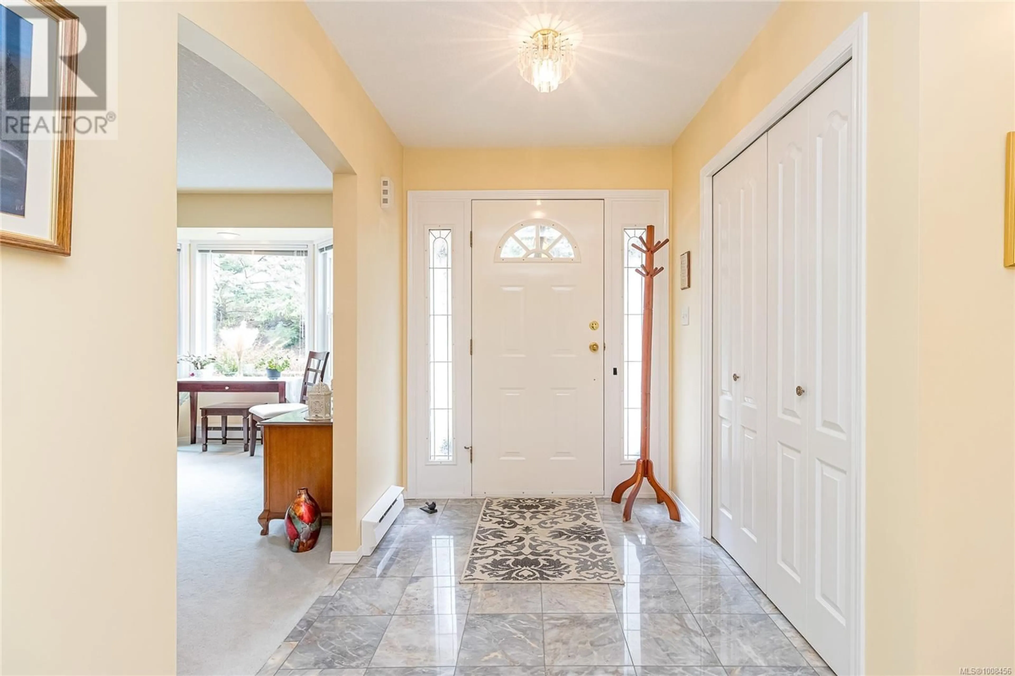 Indoor entryway for 1301 MCKENZIE DRIVE, Duncan British Columbia V9L5R9