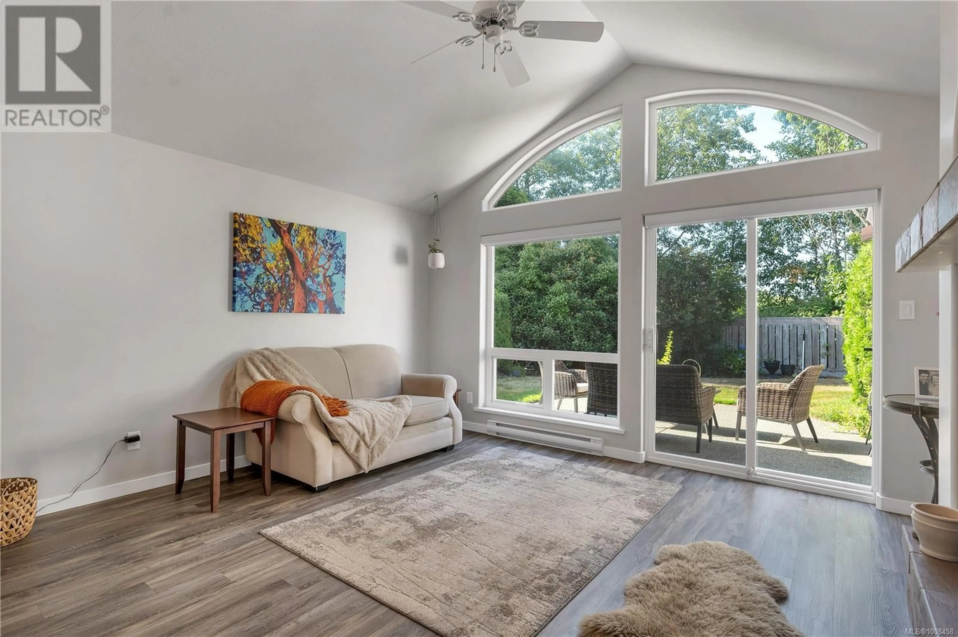 Living room with furniture, unknown for 20 - 251 MCPHEDRAN ROAD, Campbell River British Columbia V9W6W5